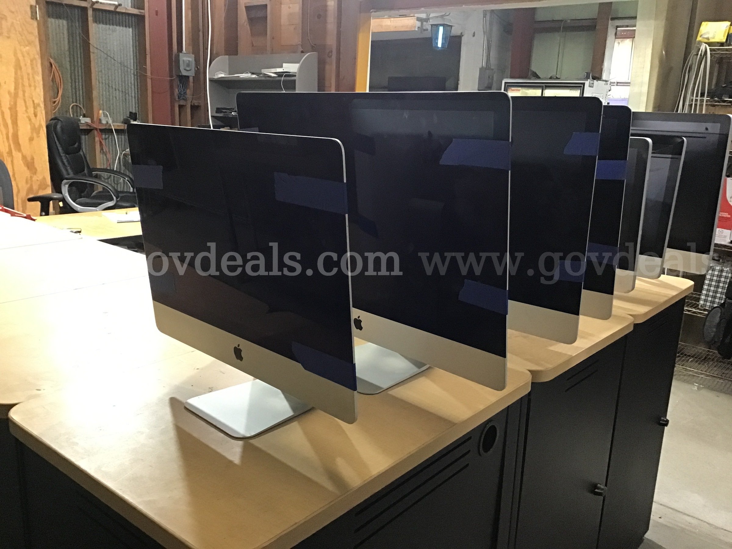 Lot 27 - 7 iMac All-In-One Desktop Computers - 115lbs  115lbs Government Surplus Auction - Photo #2
