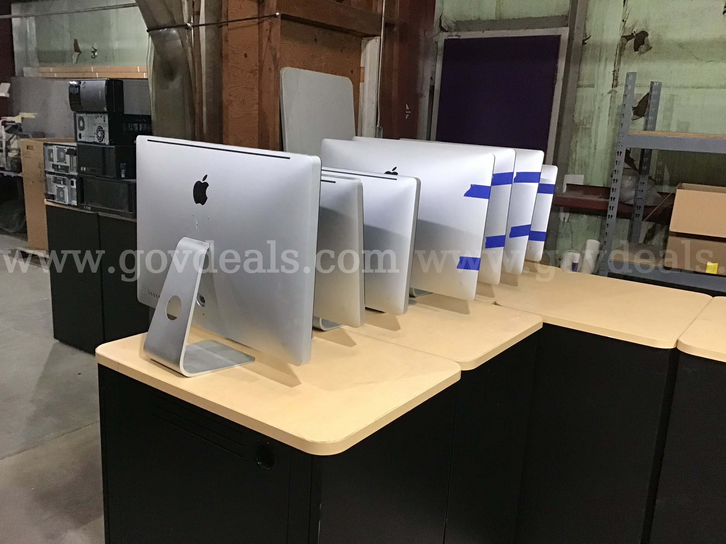 Lot 27 - 7 iMac All-In-One Desktop Computers - 115lbs  115lbs Government Surplus Auction - Photo #4
