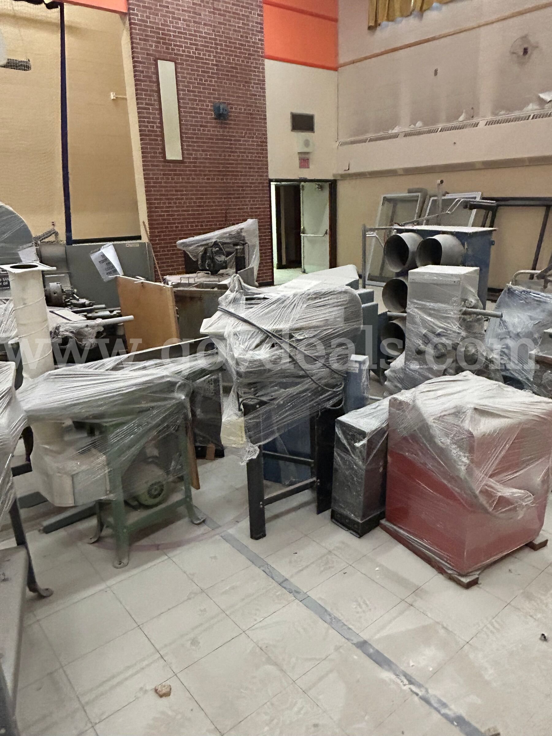 Variety of woodshop equipment   Government Surplus Auction - Photo #3