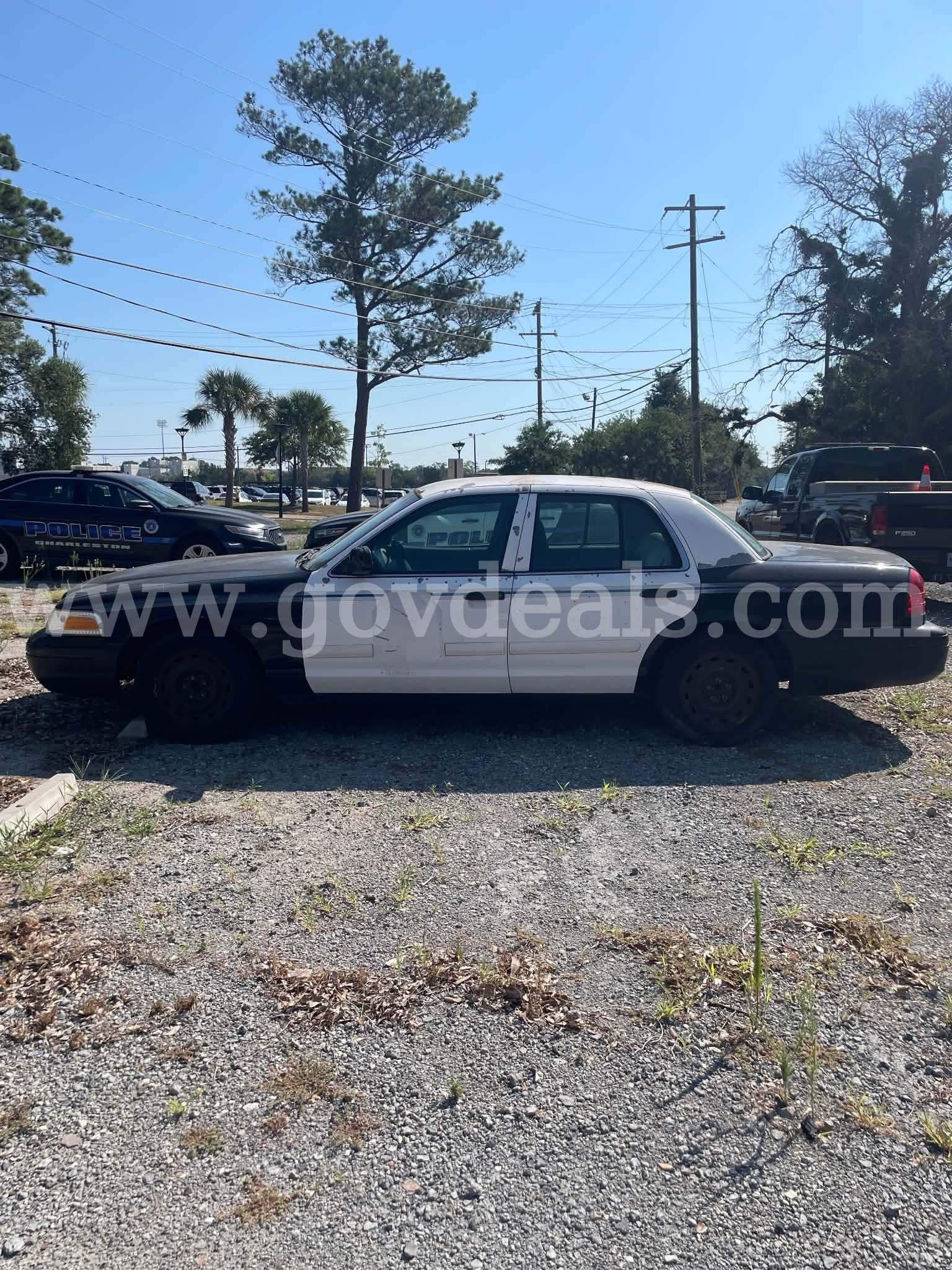2005 FORD CROWN VICTORIA PV371 FORD CROWN VICTORIA Government Surplus Auction - Photo #2