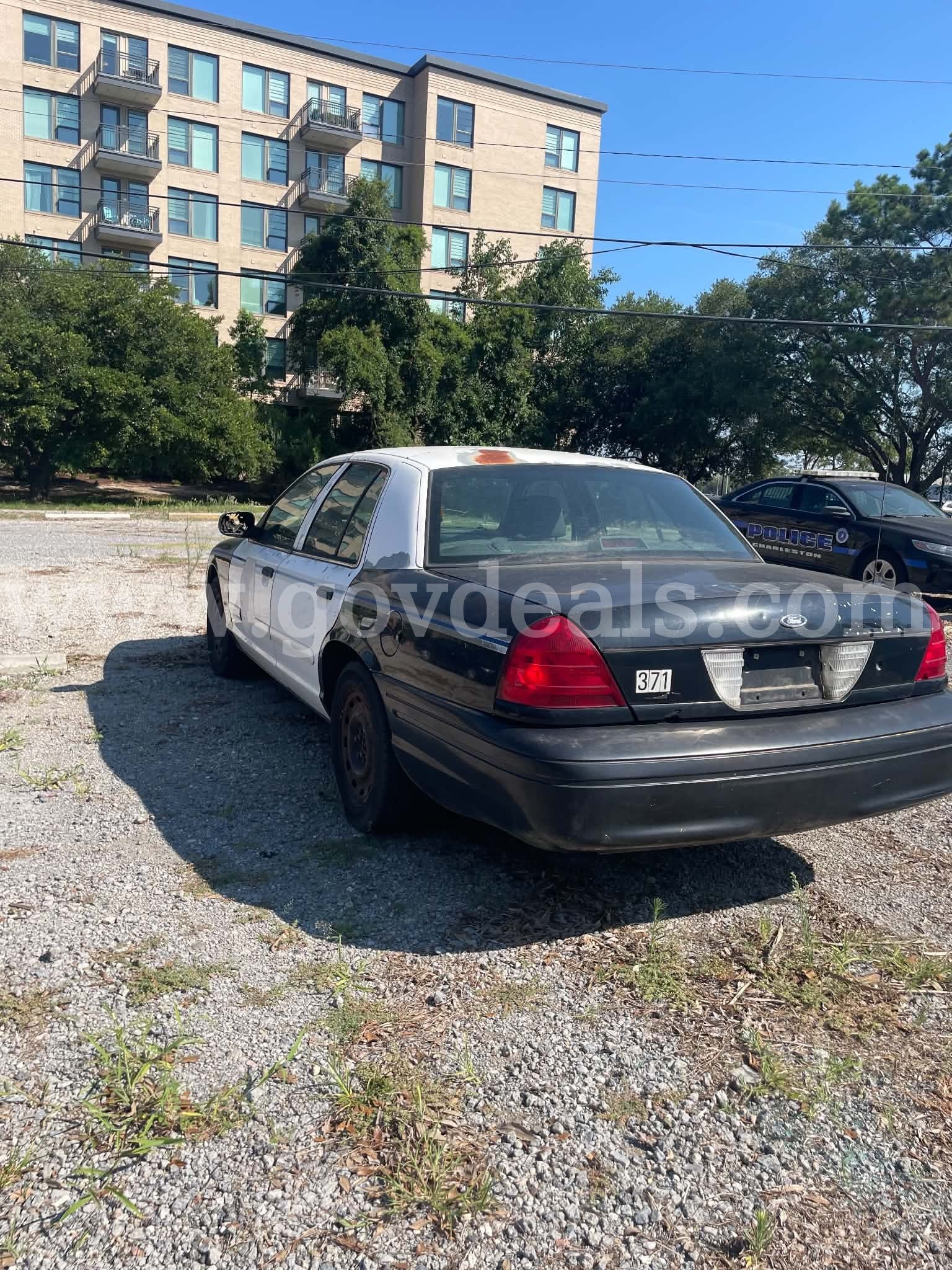2005 FORD CROWN VICTORIA PV371 FORD CROWN VICTORIA Government Surplus Auction - Photo #3