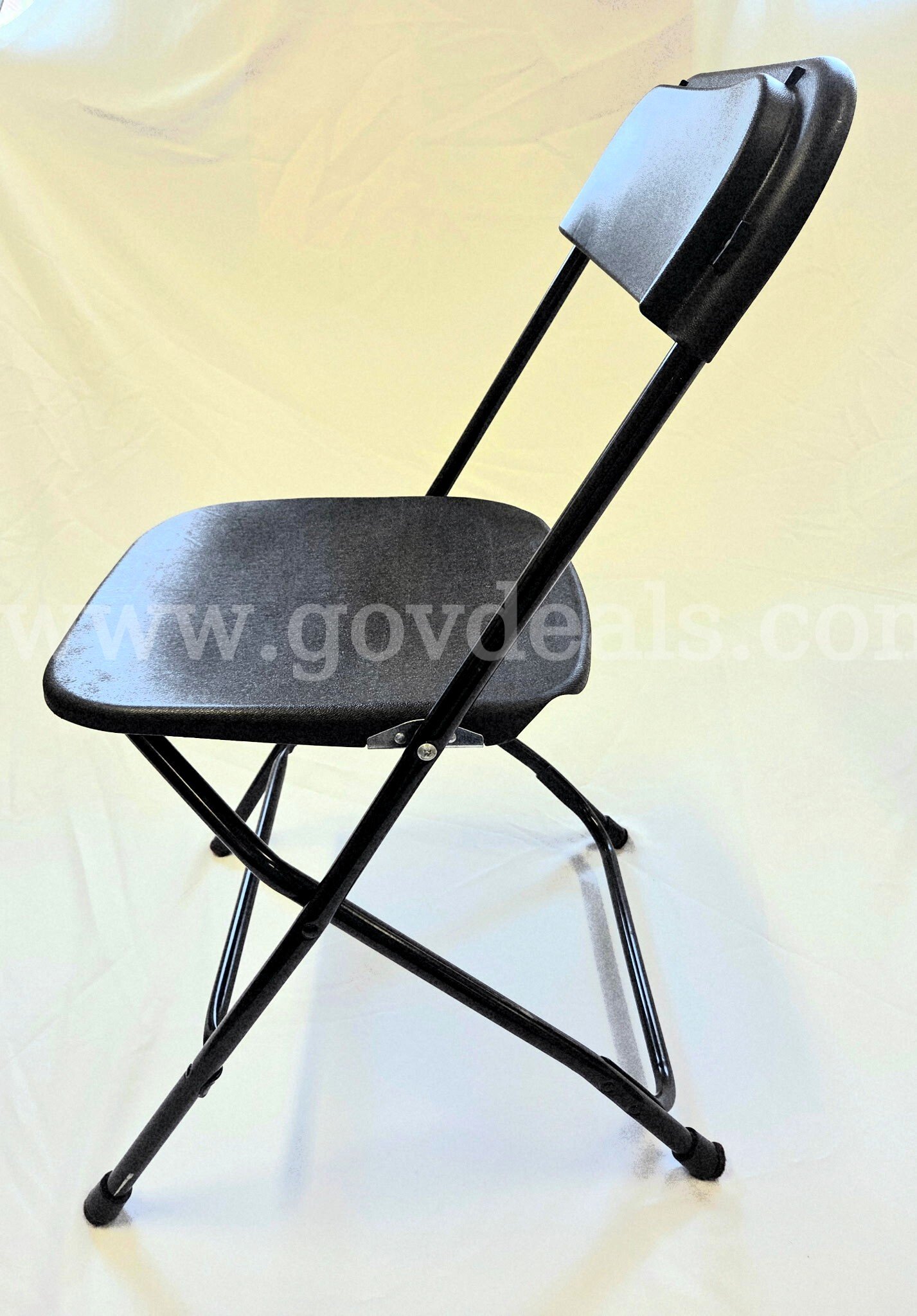 BLACK FOLDING CHAIRS   Government Surplus Auction - Photo #2