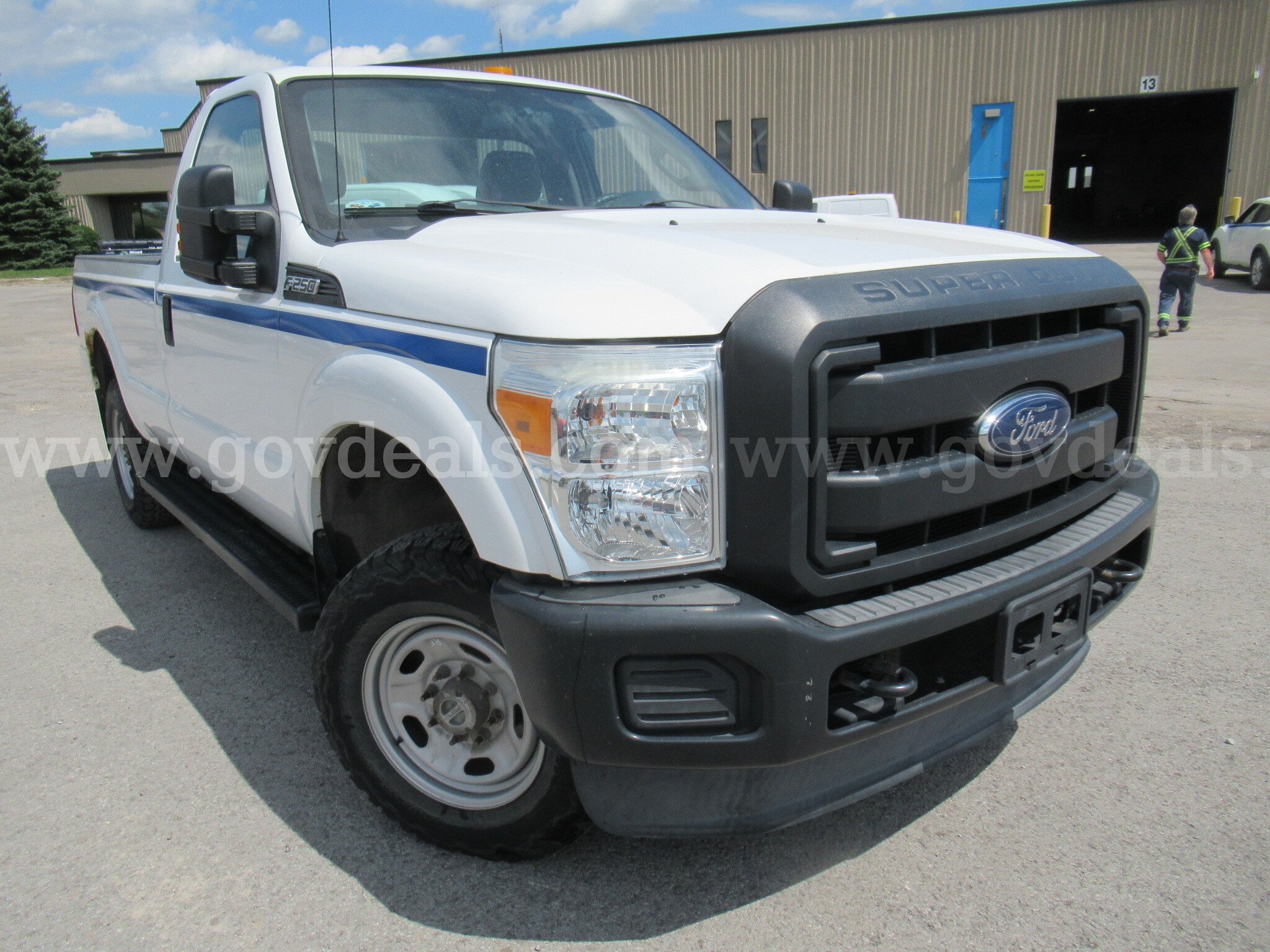 2016 Ford F-250 SD XL 4WD Ford F-250 Government Surplus Auction - Primary Photo