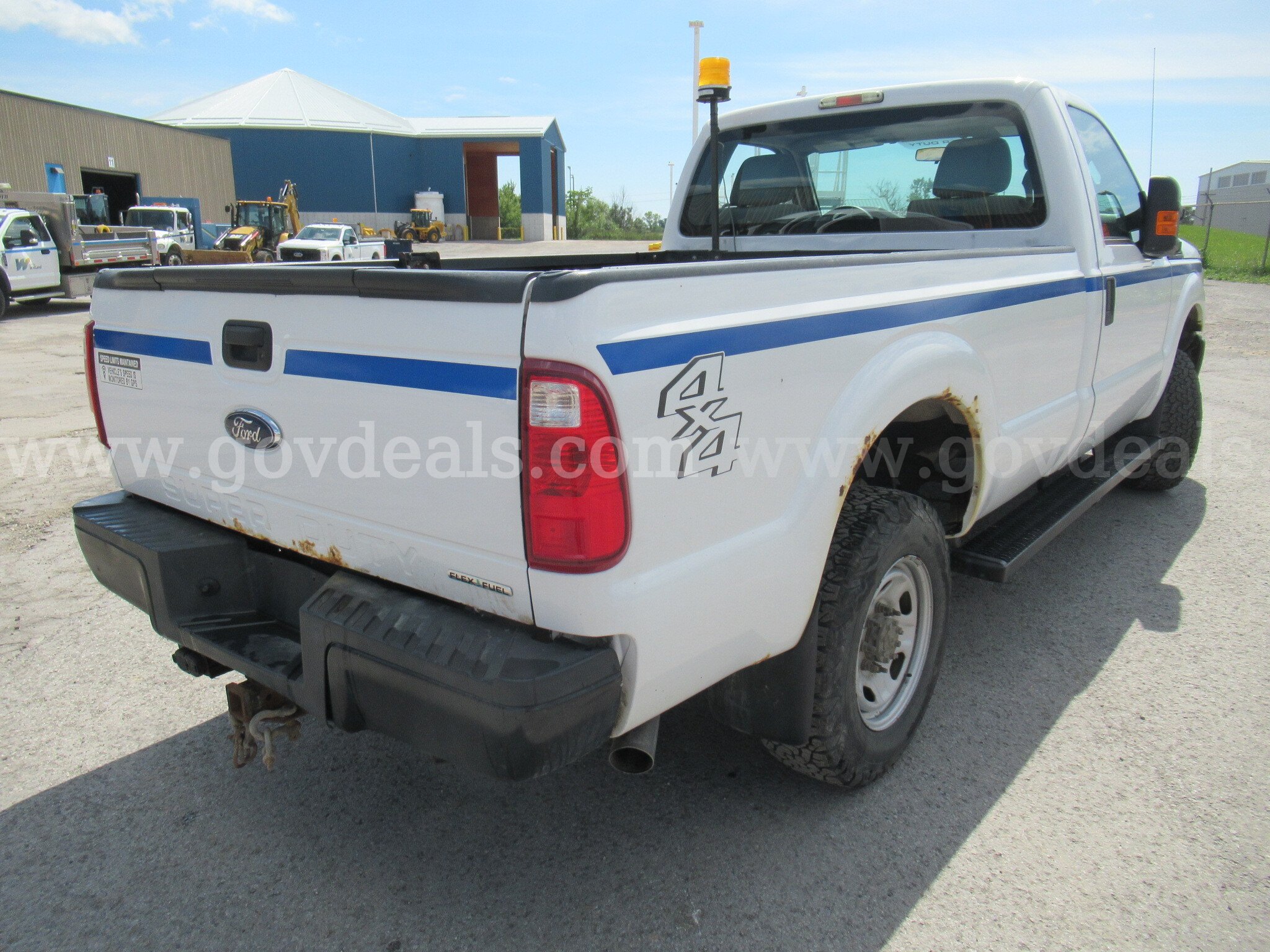 2016 Ford F-250 SD XL 4WD Ford F-250 Government Surplus Auction - Photo #2