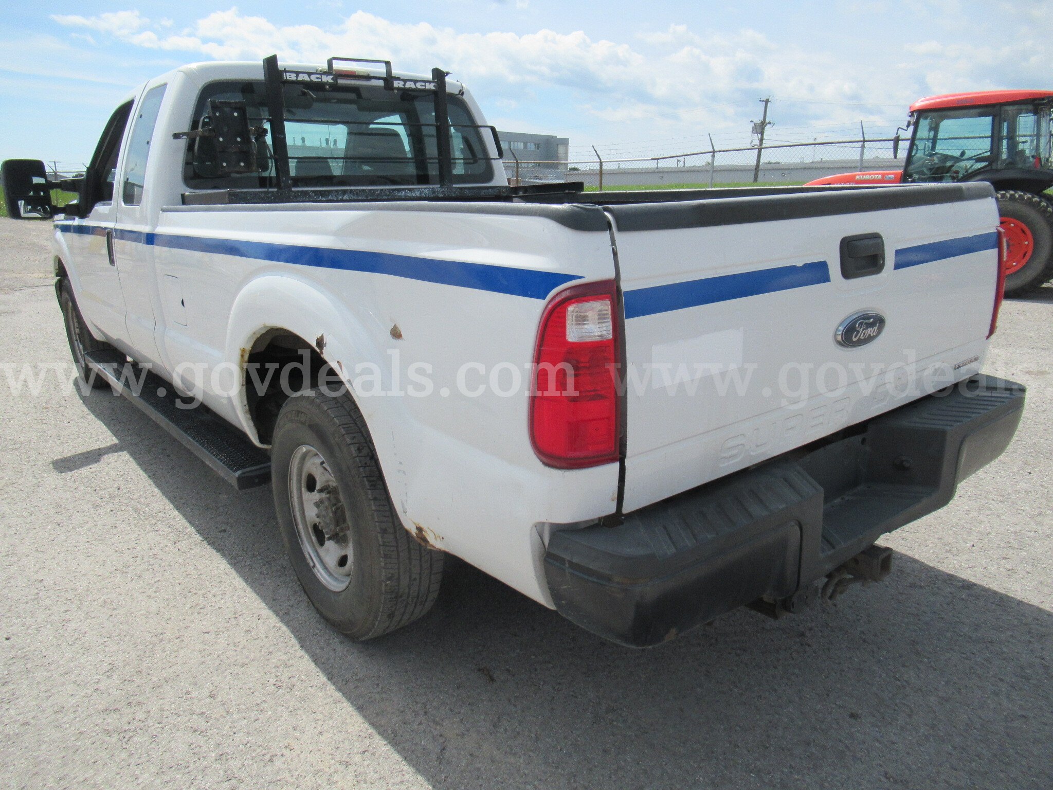 2016 Ford F-250 SD XL 2WD Ford F-250 Government Surplus Auction - Photo #3