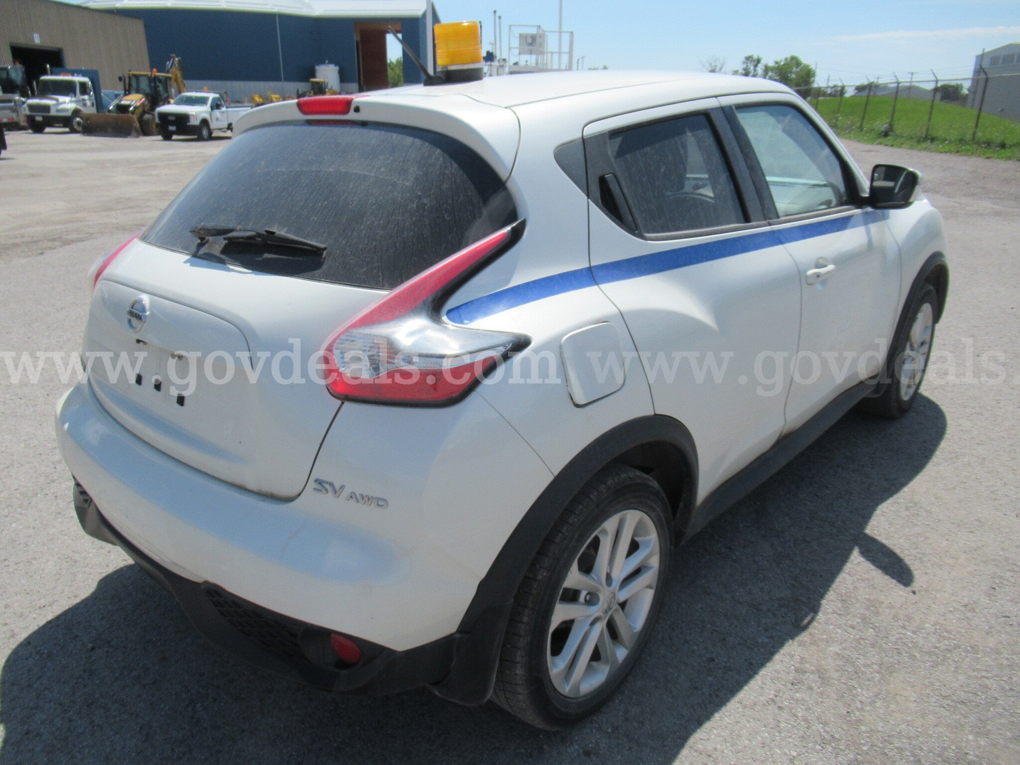2016 Nissan Juke SV AWD Nissan Juke Government Surplus Auction - Photo #2