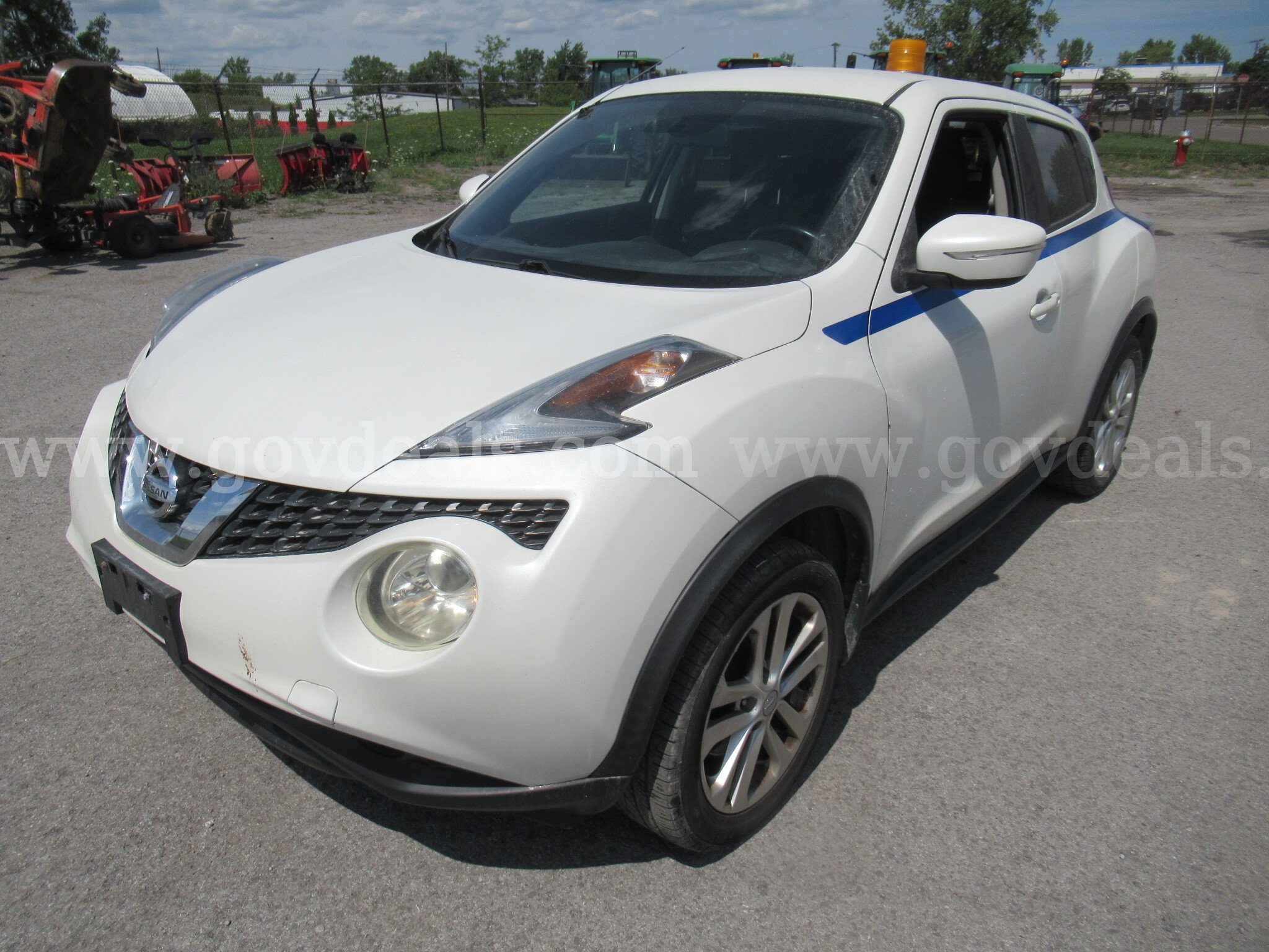 2016 Nissan Juke SV AWD Nissan Juke Government Surplus Auction - Photo #4