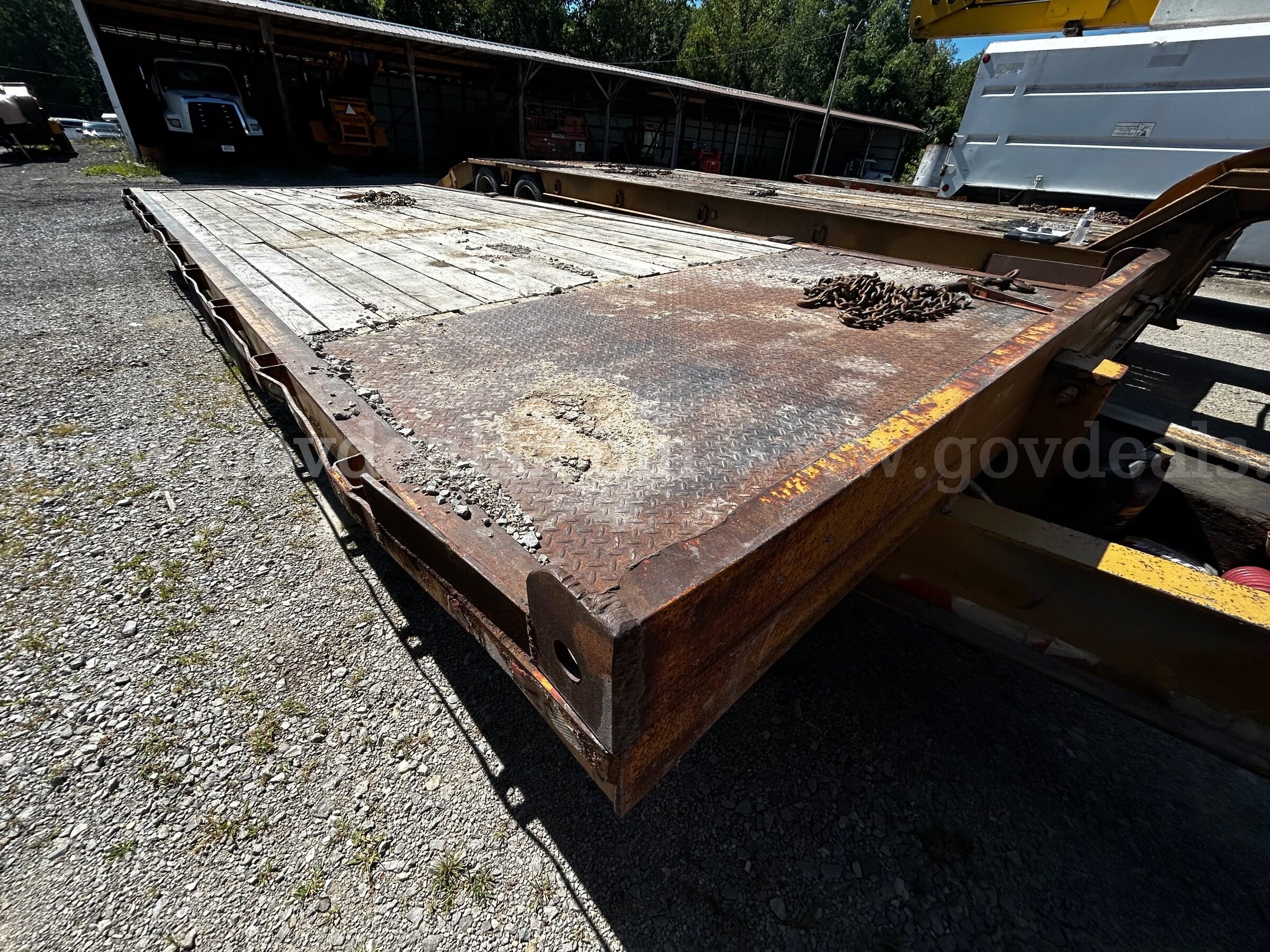 1998 The Lone Star Dual Axle Equipment Trailer with Fold-Down Ramps - T1192 Lone Star T1192 Government Surplus Auction - Photo #2