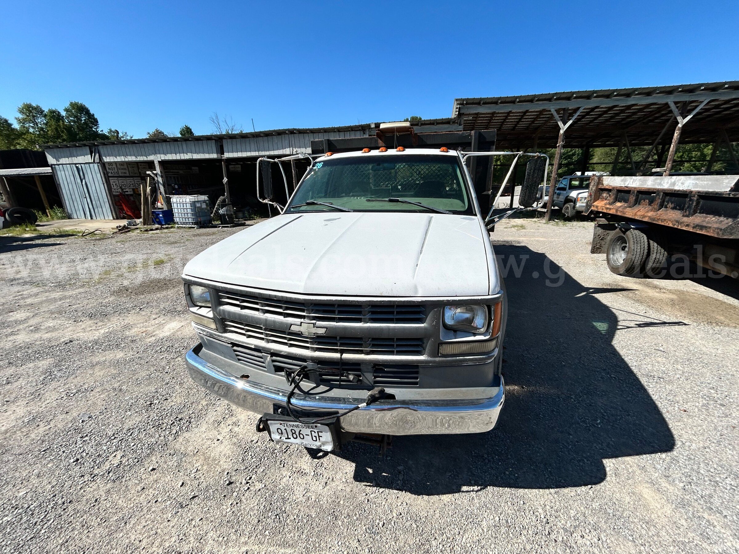 1998 Chevrolet C/K 3500 Reg. Cab 2WD with Knapheide Flatbed Chevrolet 3500 Government Surplus Auction - Photo #3