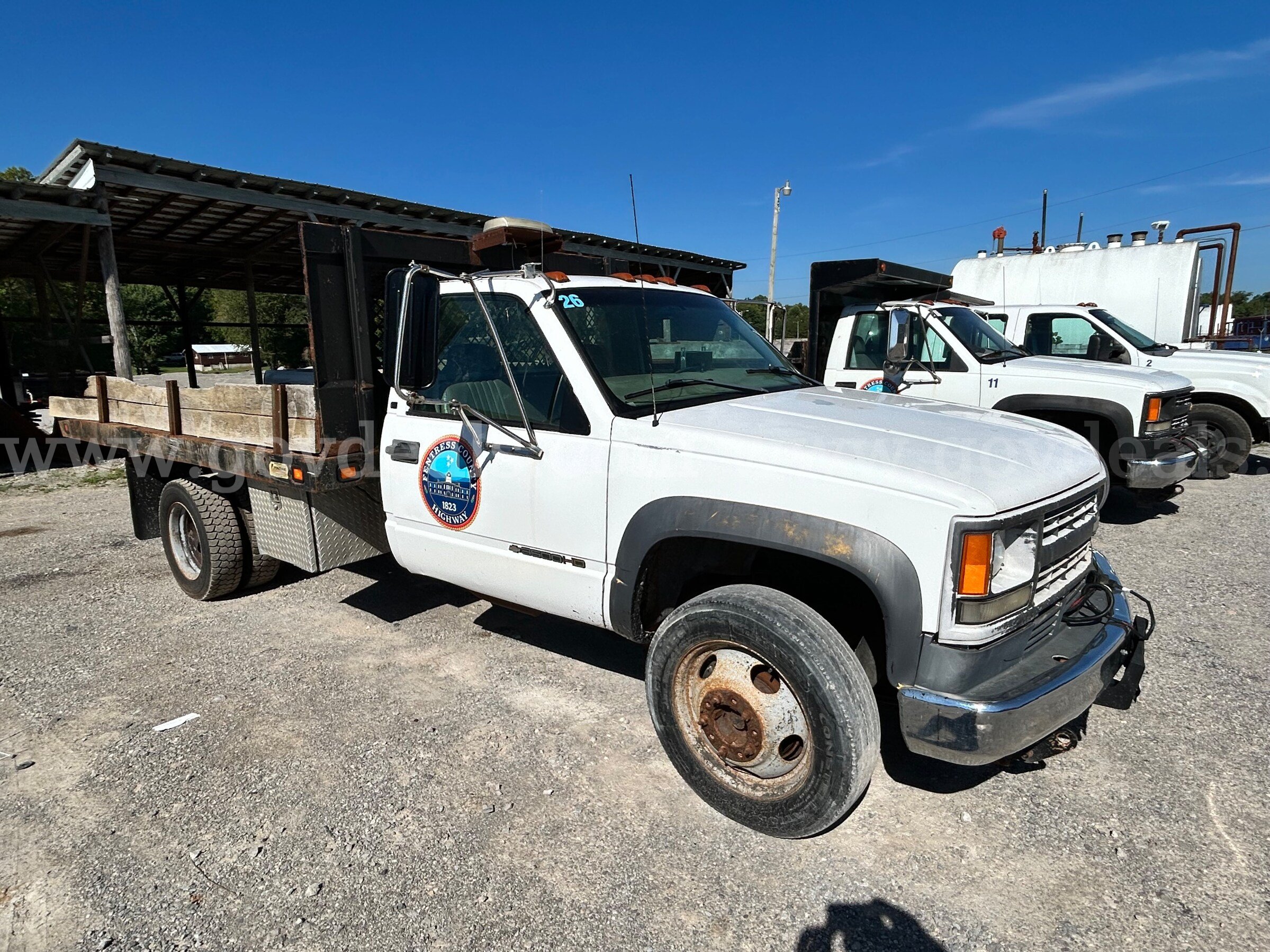 1998 Chevrolet C/K 3500 Reg. Cab 2WD with Knapheide Flatbed Chevrolet 3500 Government Surplus Auction - Photo #4