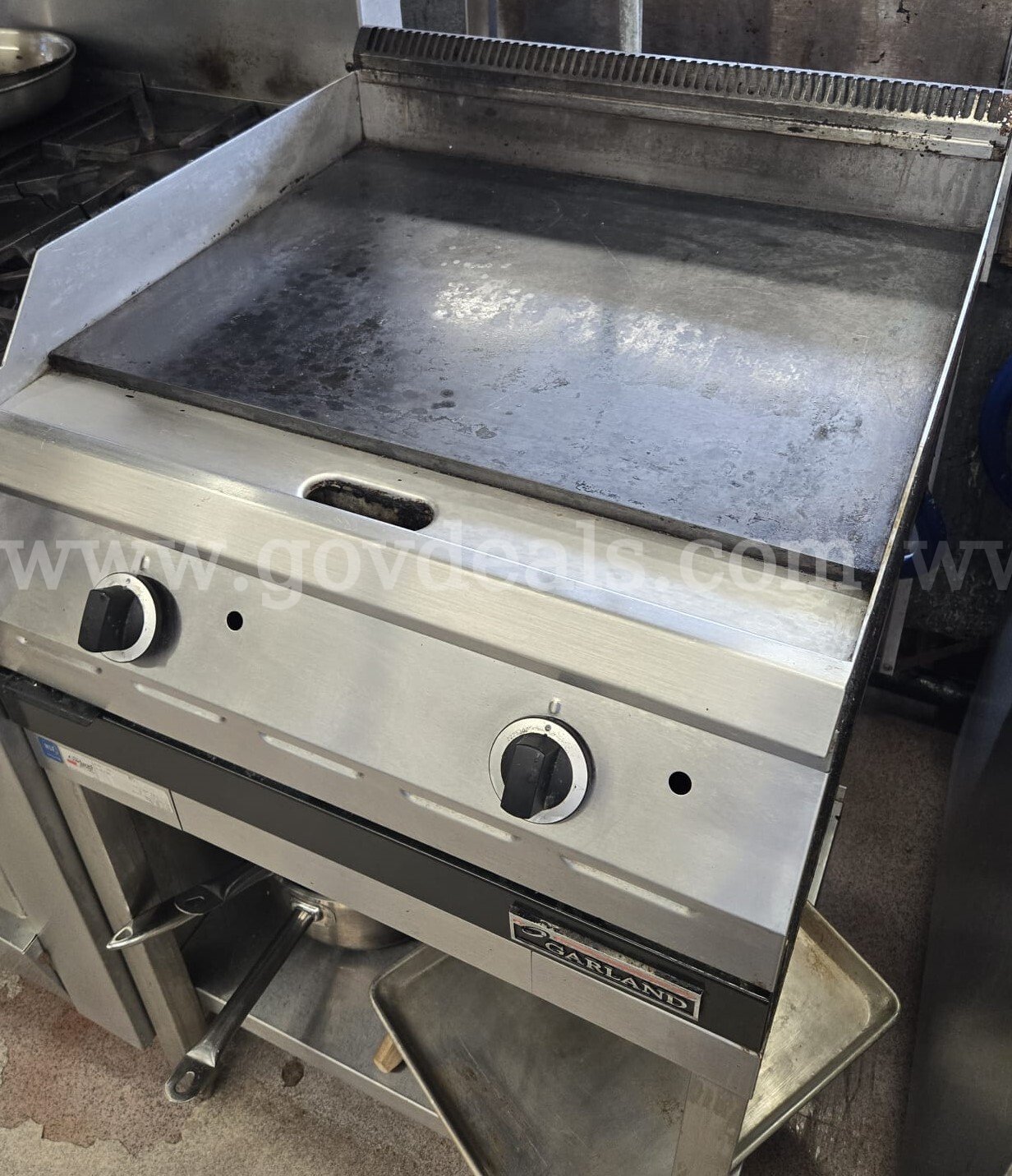 6 Gas Griddles- Flat Tops US Range 0307CG0028 Government Surplus Auction - Primary Photo