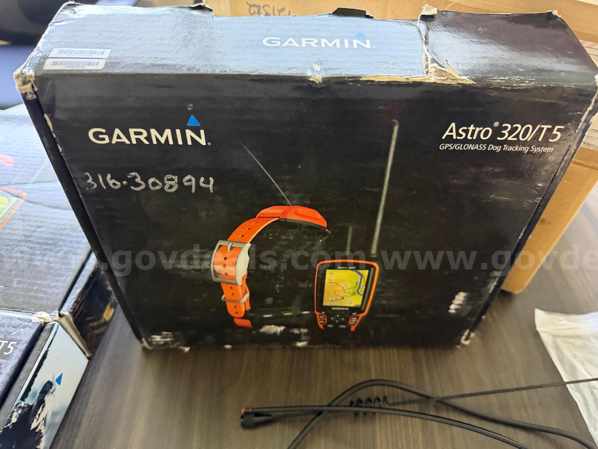 Lot of six (6) Garmin Astro 320/T5 dog tracking collars and handheld units Garmin 320 Government Surplus Auction - Photo #4