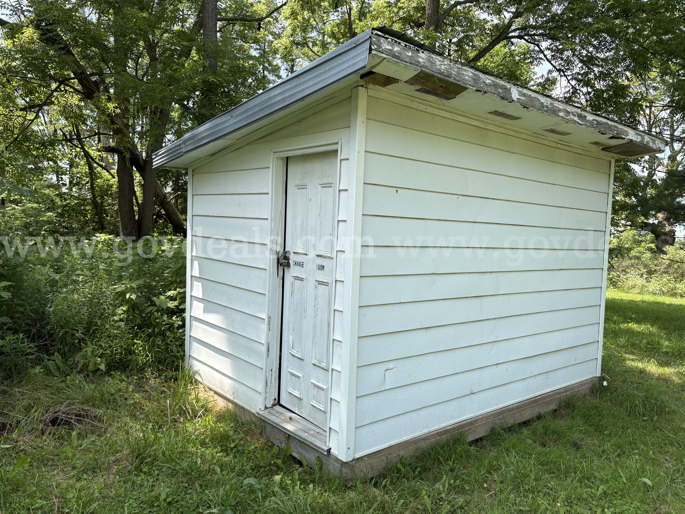 Change House / Shed with Electrical - 9.2 ft. x 12.3 ft. x 8.3 ft.   Government Surplus Auction - Primary Photo