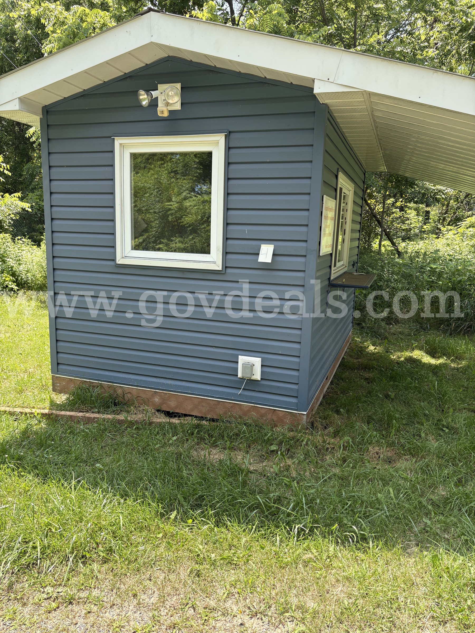 Service Booth Shed with Electrical Supply - 10.8 ft. x 12.3 ft. x 8.2 ft.   Government Surplus Auction - Photo #2