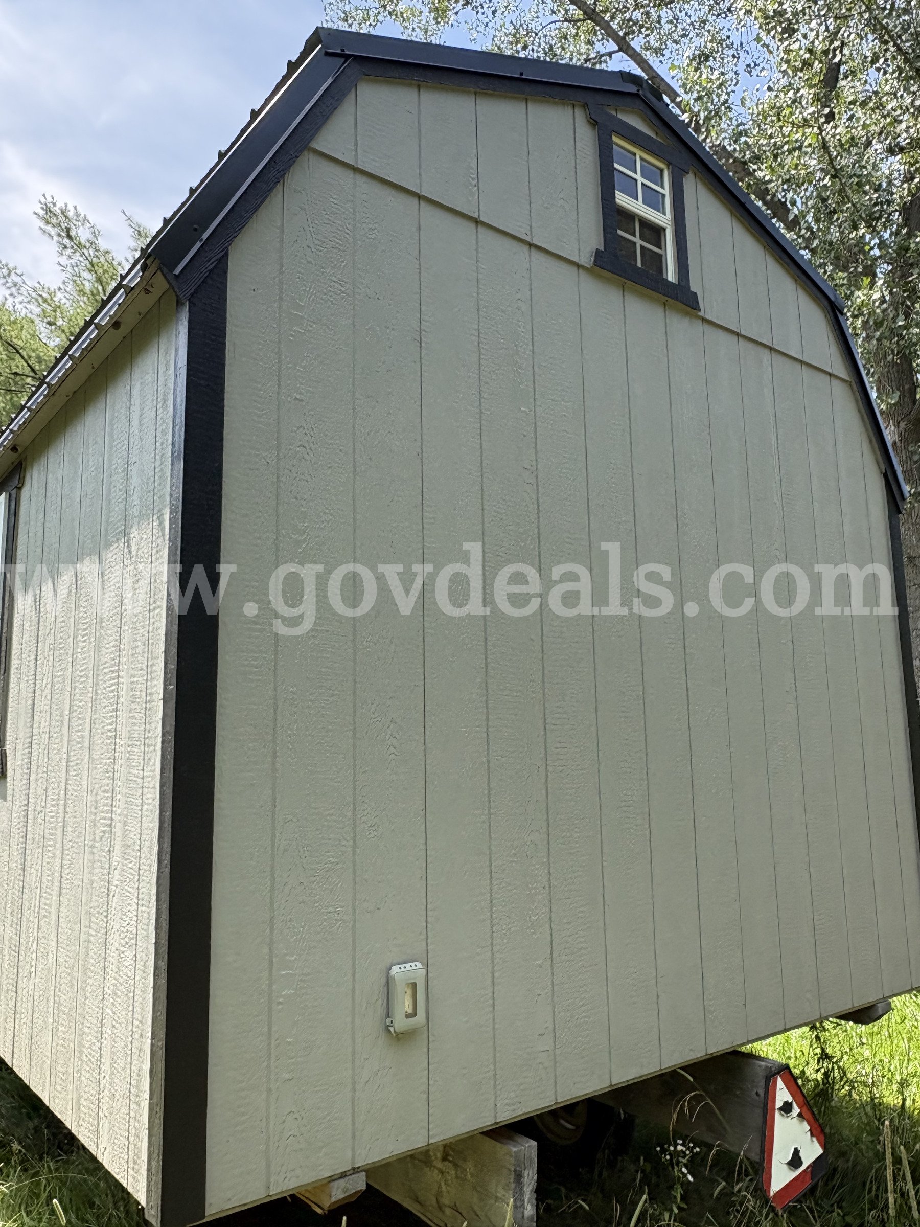 Mini-Barn Shed with Electrical Supply - 13.75 ft. x 20 ft. x 10 ft.   Government Surplus Auction - Photo #6