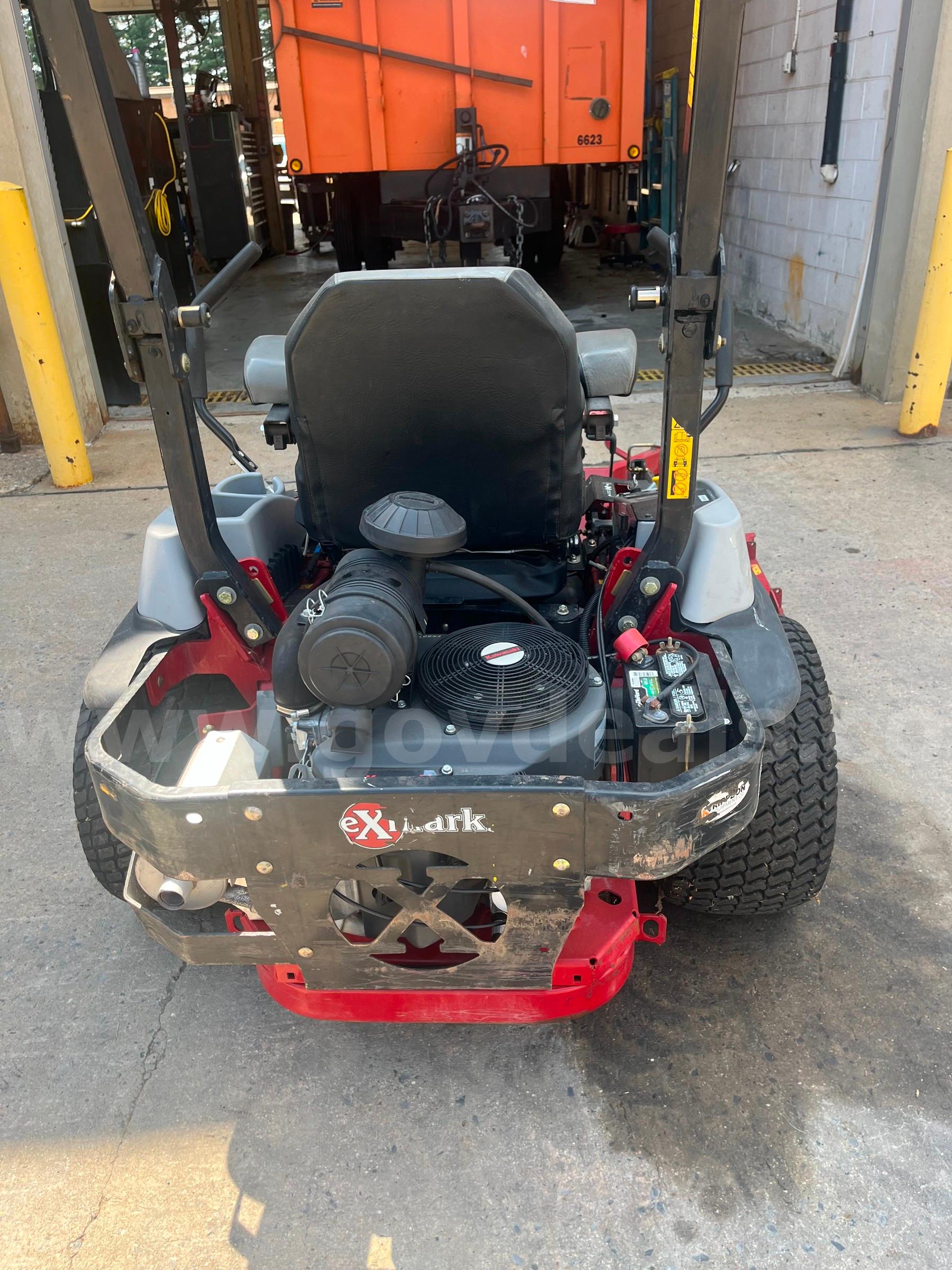 2020 Exmark 60 inch z rider mower Exmark 60 inch Z-turn Government Surplus Auction - Photo #4