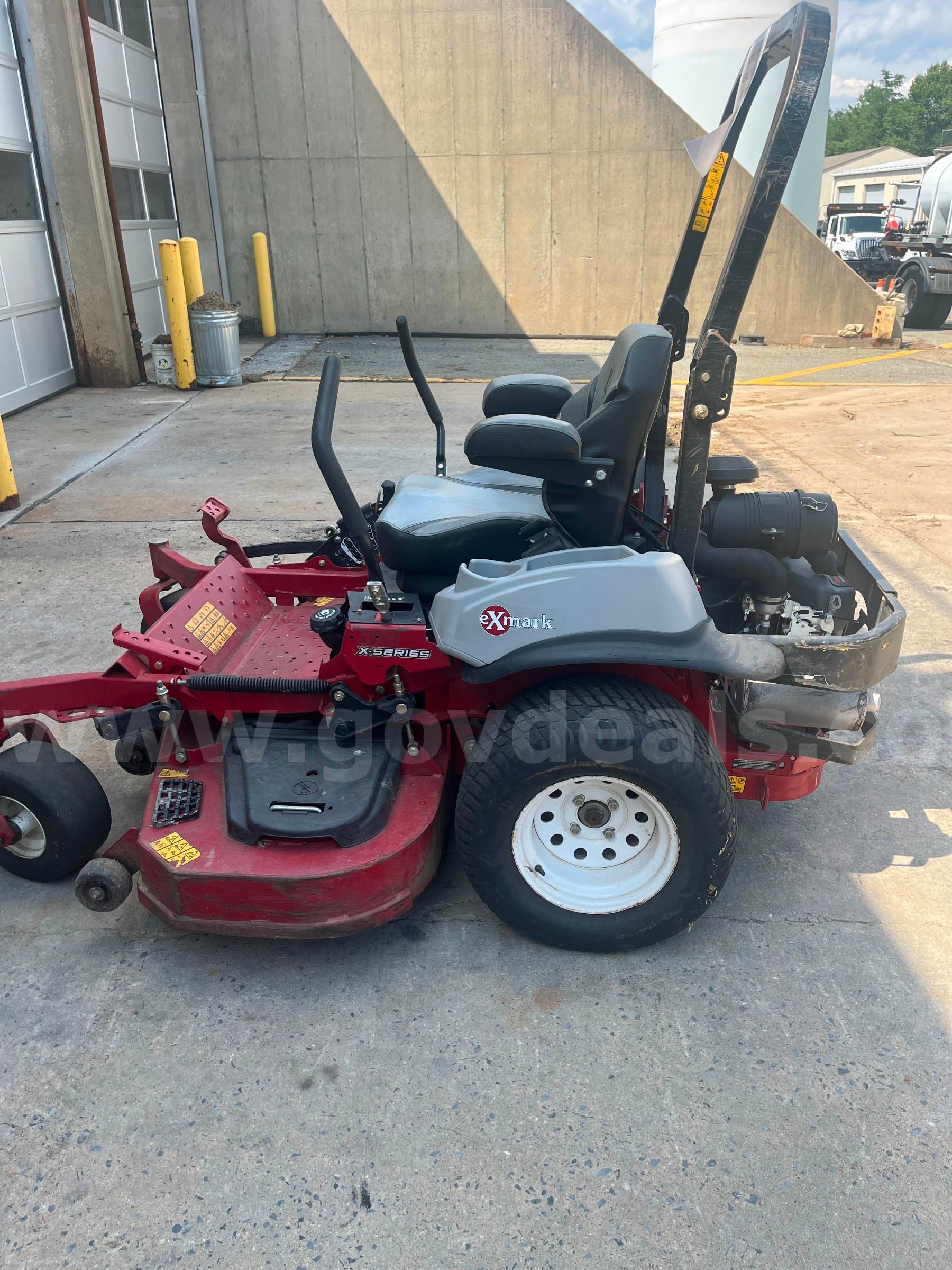 2020 Exmark 60 inch z rider mower Exmark 60 inch Z-turn Government Surplus Auction - Photo #5