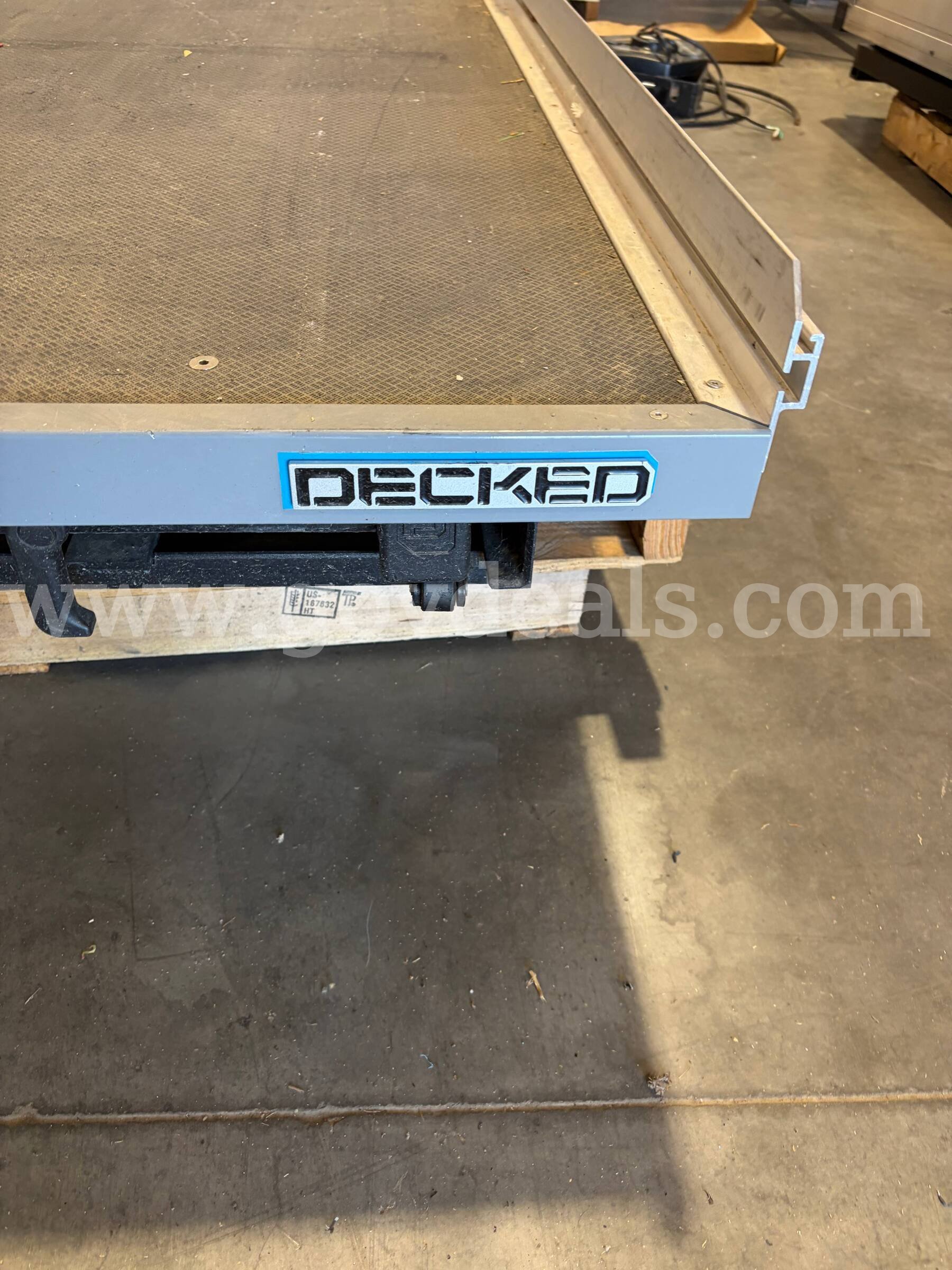 Decked -Truck Bed Cargo Slide 8' Bed Decked N/A Government Surplus Auction - Photo #3