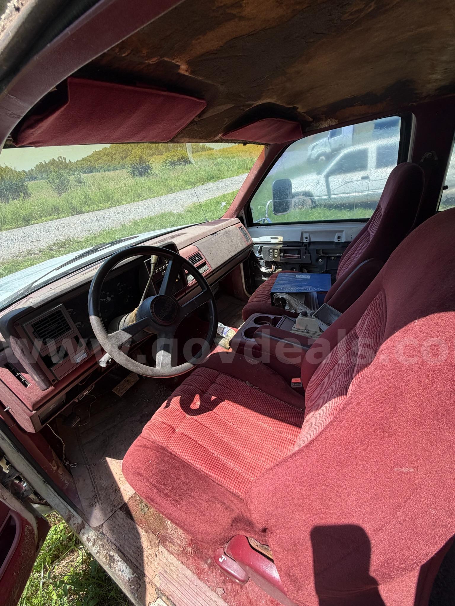 1990 GMC 3500 GMC 3500 Government Surplus Auction - Photo #3