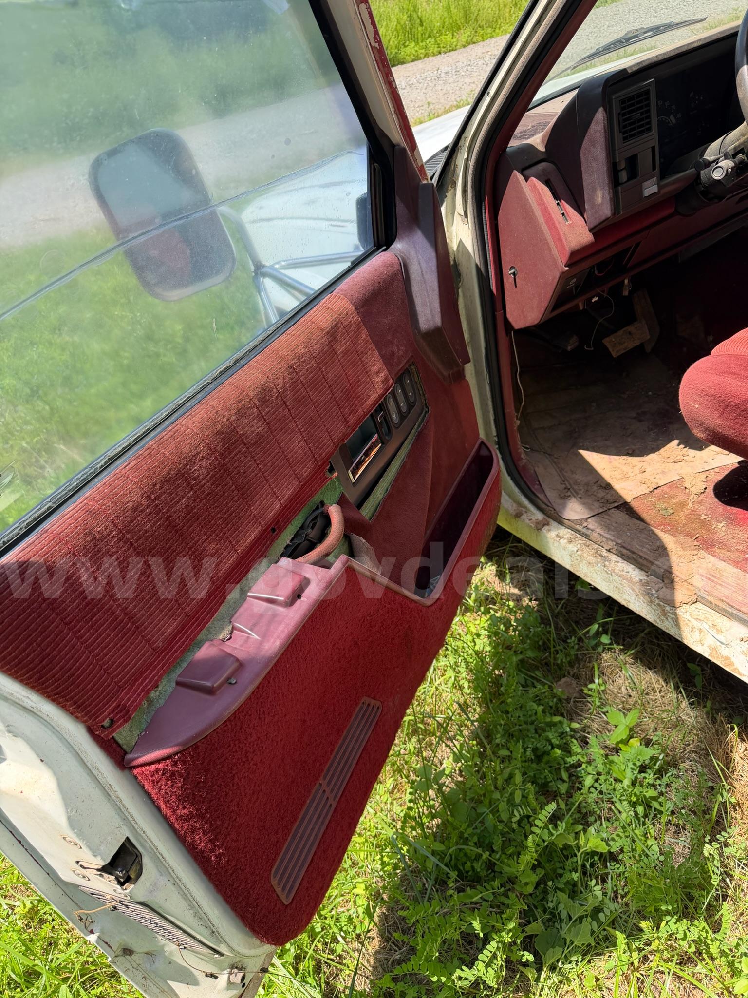 1990 GMC 3500 GMC 3500 Government Surplus Auction - Photo #4