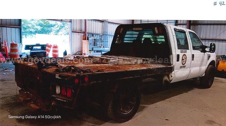 2009 Ford F-350 SD XL Crew Cab 4WD Ford F-350 Government Surplus Auction - Photo #4