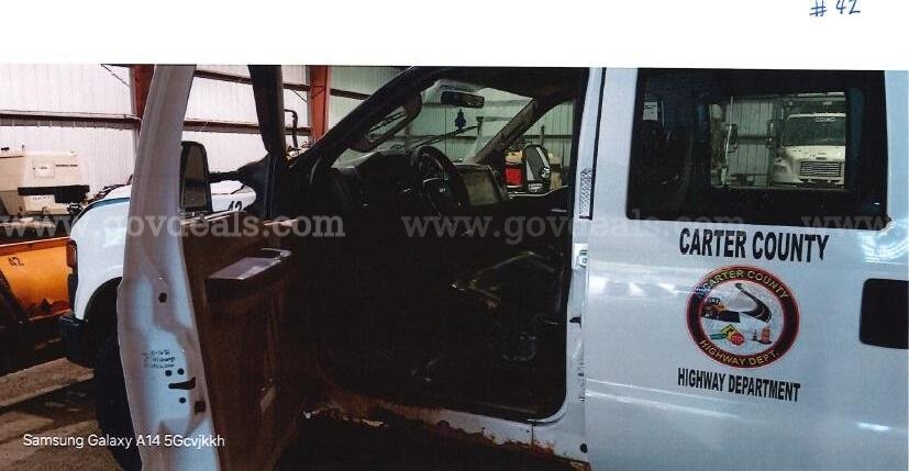 2009 Ford F-350 SD XL Crew Cab 4WD Ford F-350 Government Surplus Auction - Photo #5