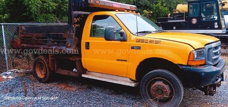 2000 Ford F-550 Ford F-550 Government Surplus Auction - Photo #2