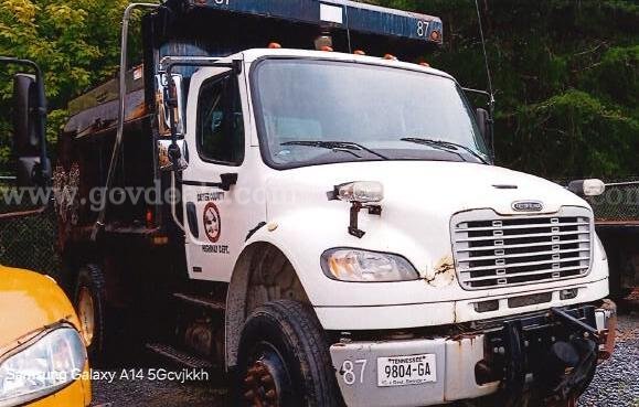 2012 Freightliner M2 106 Freightliner 106 Government Surplus Auction - Photo #2