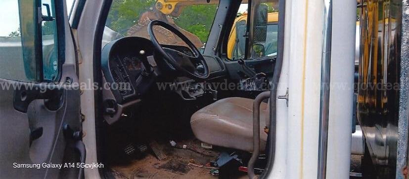 2012 Freightliner M2 106 Freightliner 106 Government Surplus Auction - Photo #4