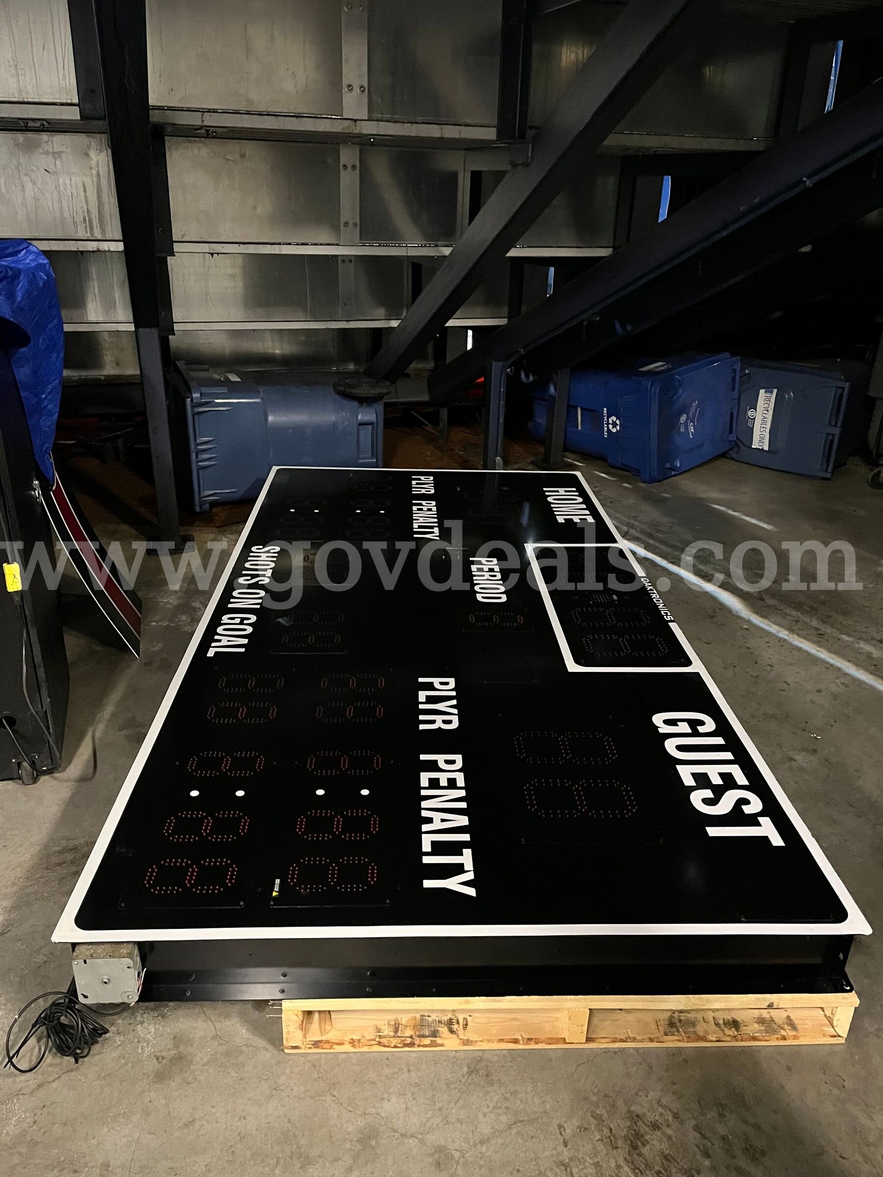 2 shot clocks and 1 scoreboard for arenas   Government Surplus Auction - Photo #3