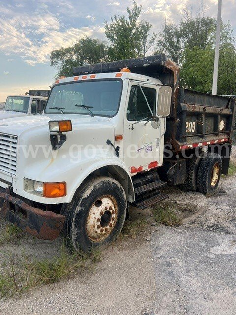 1995 International 4700 Dump Truck International 4700 Government Surplus Auction - Photo #2
