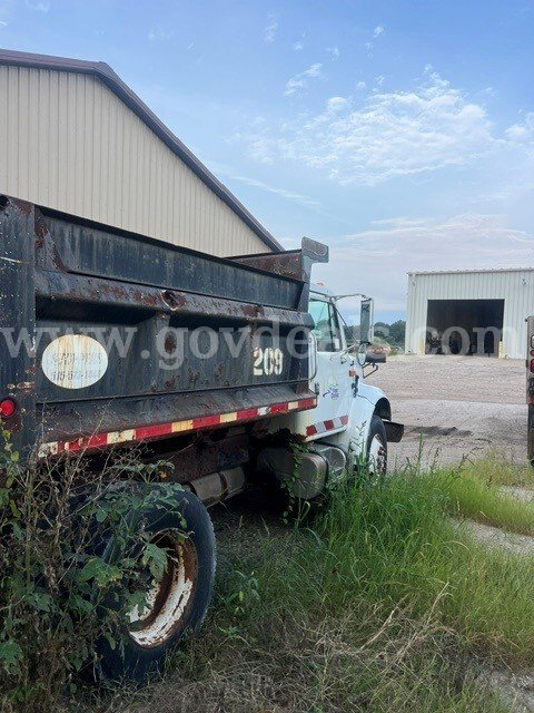 1995 International 4700 Dump Truck International 4700 Government Surplus Auction - Photo #4