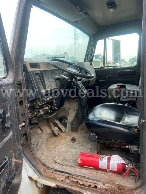 1995 International 4700 Dump Truck International 4700 Government Surplus Auction - Photo #5