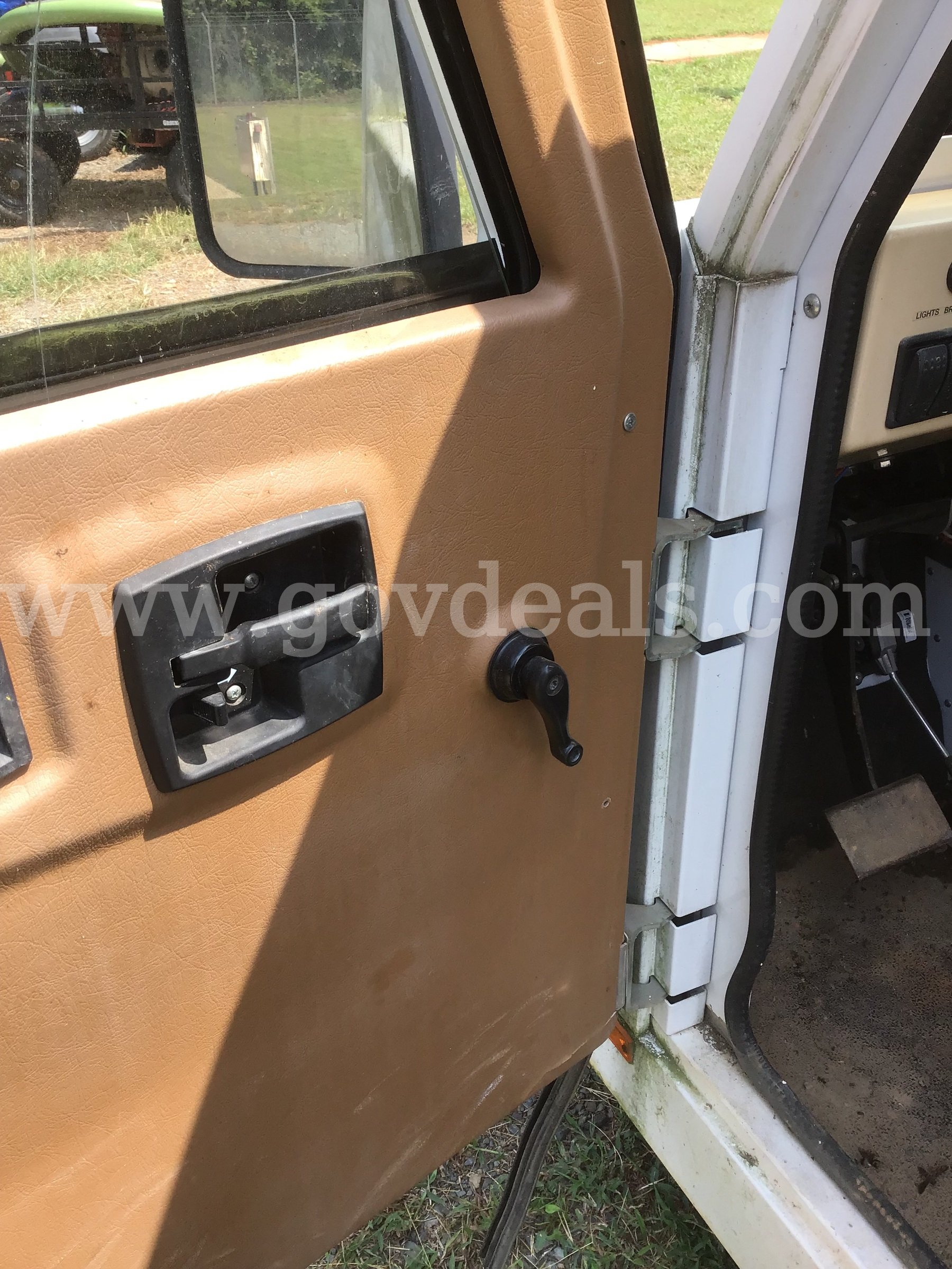 E-Ride Electric Low Speed Vehicle E-Ride Low Speed Vehicle Government Surplus Auction - Photo #5