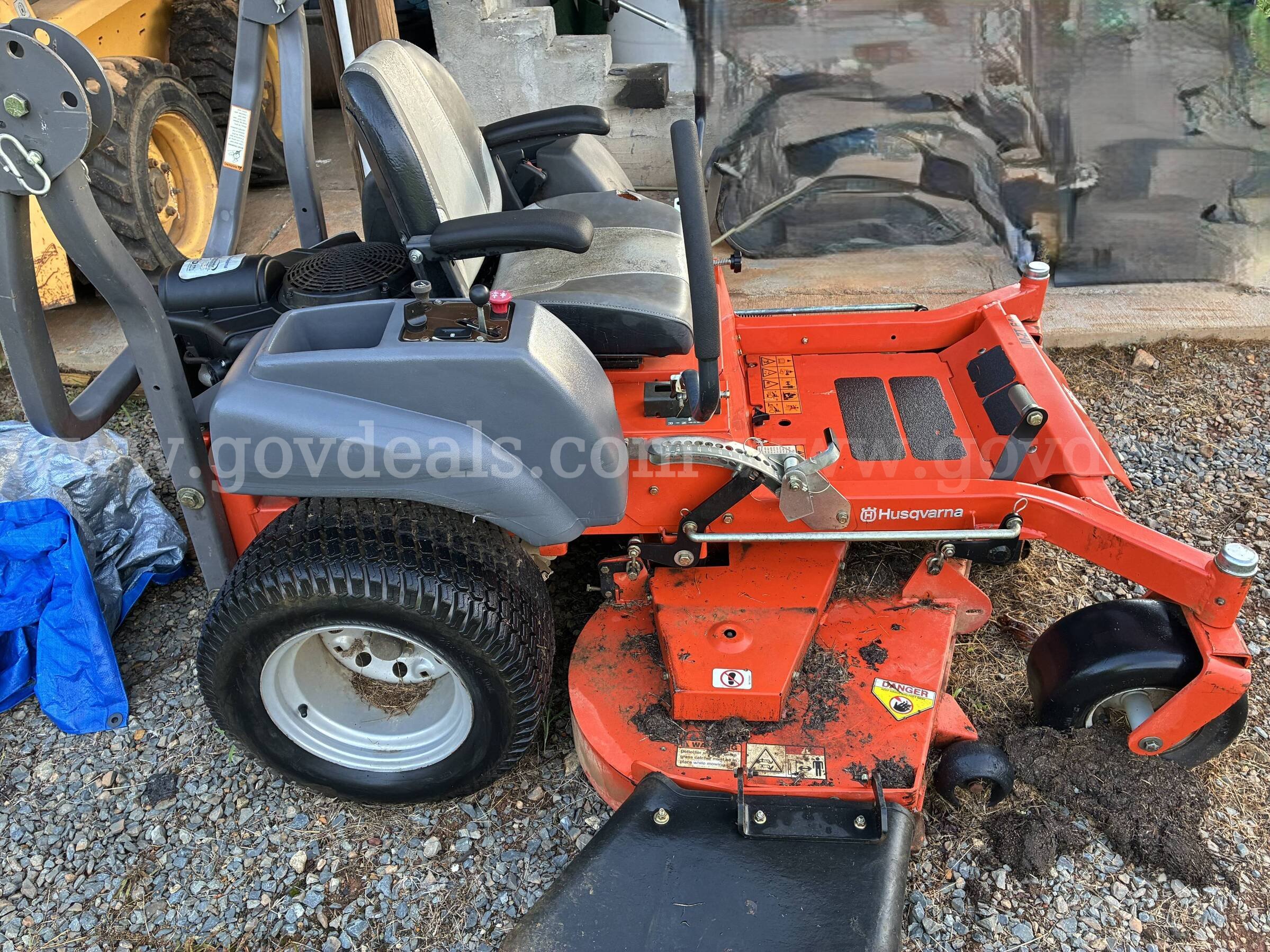 Mower Husqvarna M-ZT-61 Government Surplus Auction - Photo #2