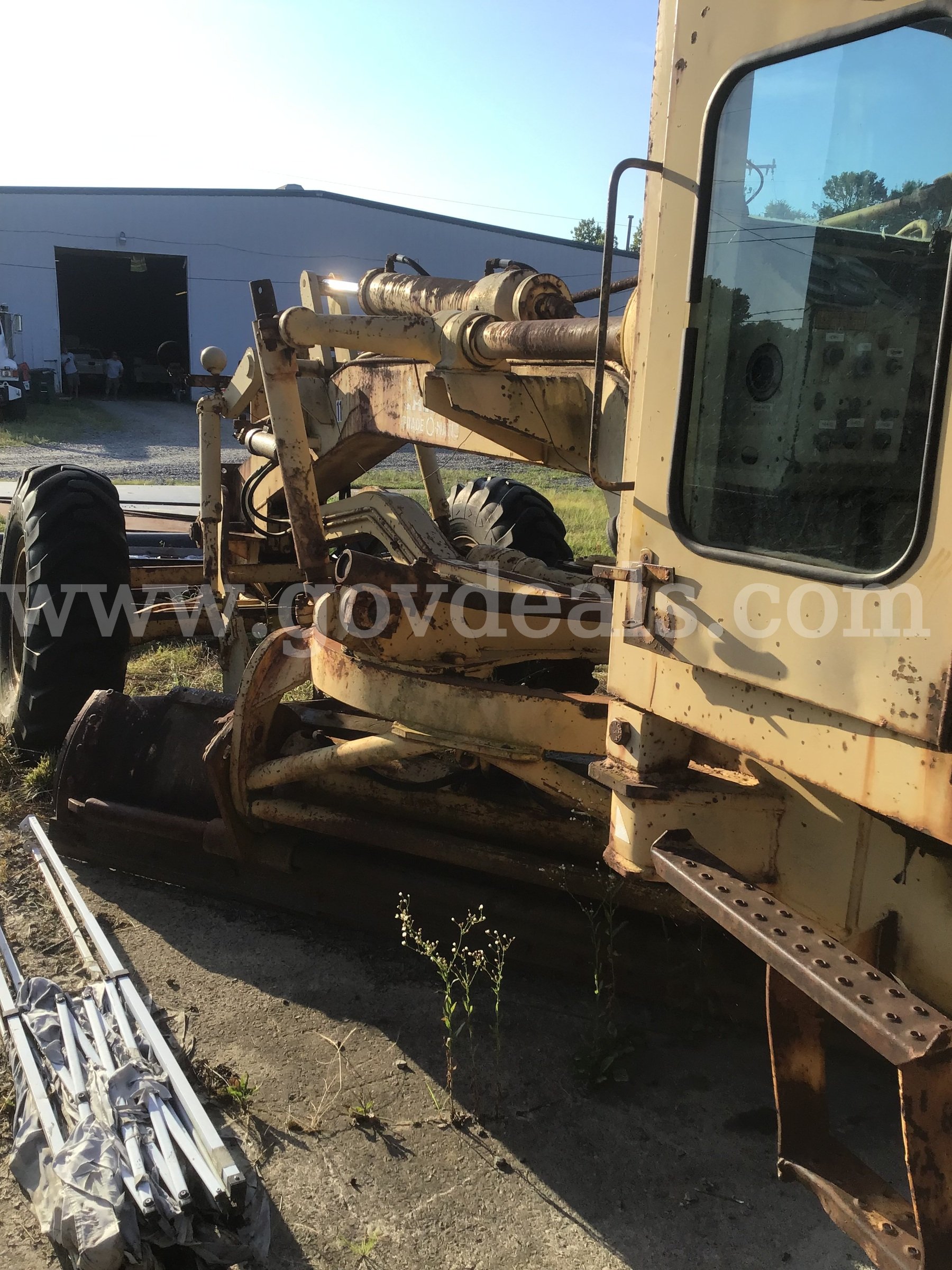 Galion Motor Grader Galion T500L Government Surplus Auction - Photo #3