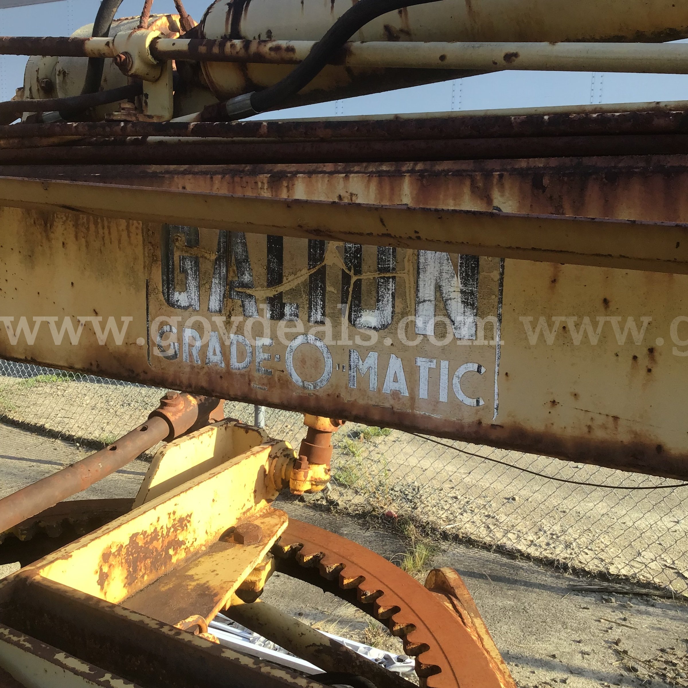 Galion Motor Grader Galion T500L Government Surplus Auction - Photo #4
