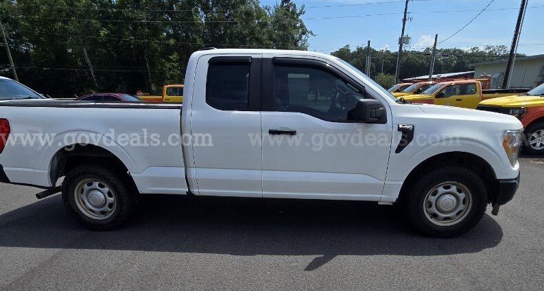 2022 Ford F-150 XL SuperCab 6.5-ft. Bed 2WD Ford F-150 Government Surplus Auction - Photo #4