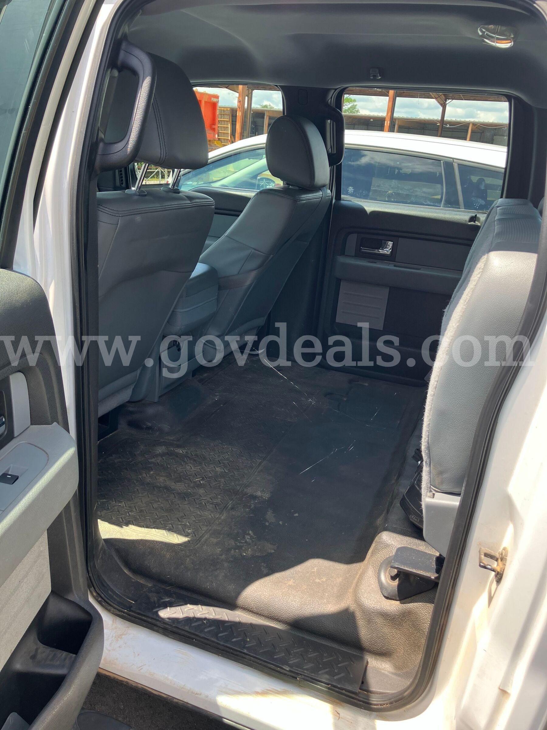 2014 Ford F-150 XL SuperCrew 5.5-ft. Bed 4WD Ford F-150 Government Surplus Auction - Photo #6