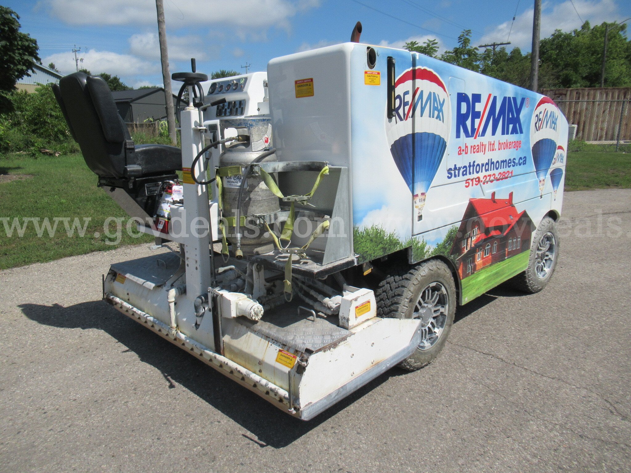 2011 Olympia Ice Resurfacer Olympia Millennium Government Surplus Auction - Photo #2