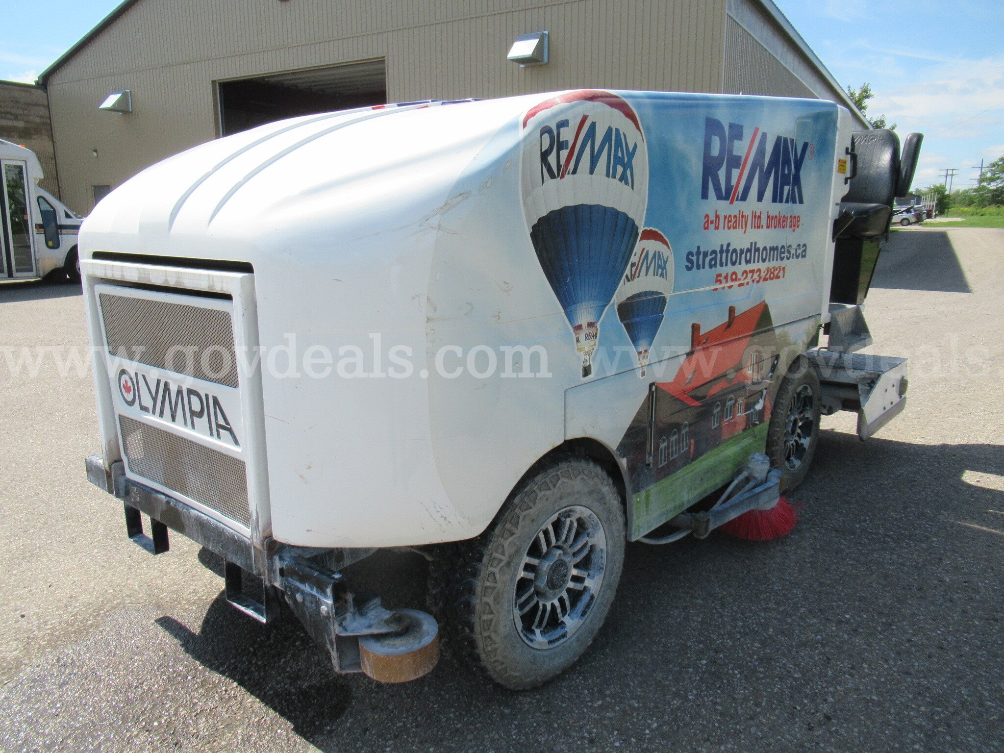 2011 Olympia Ice Resurfacer Olympia Millennium Government Surplus Auction - Photo #4