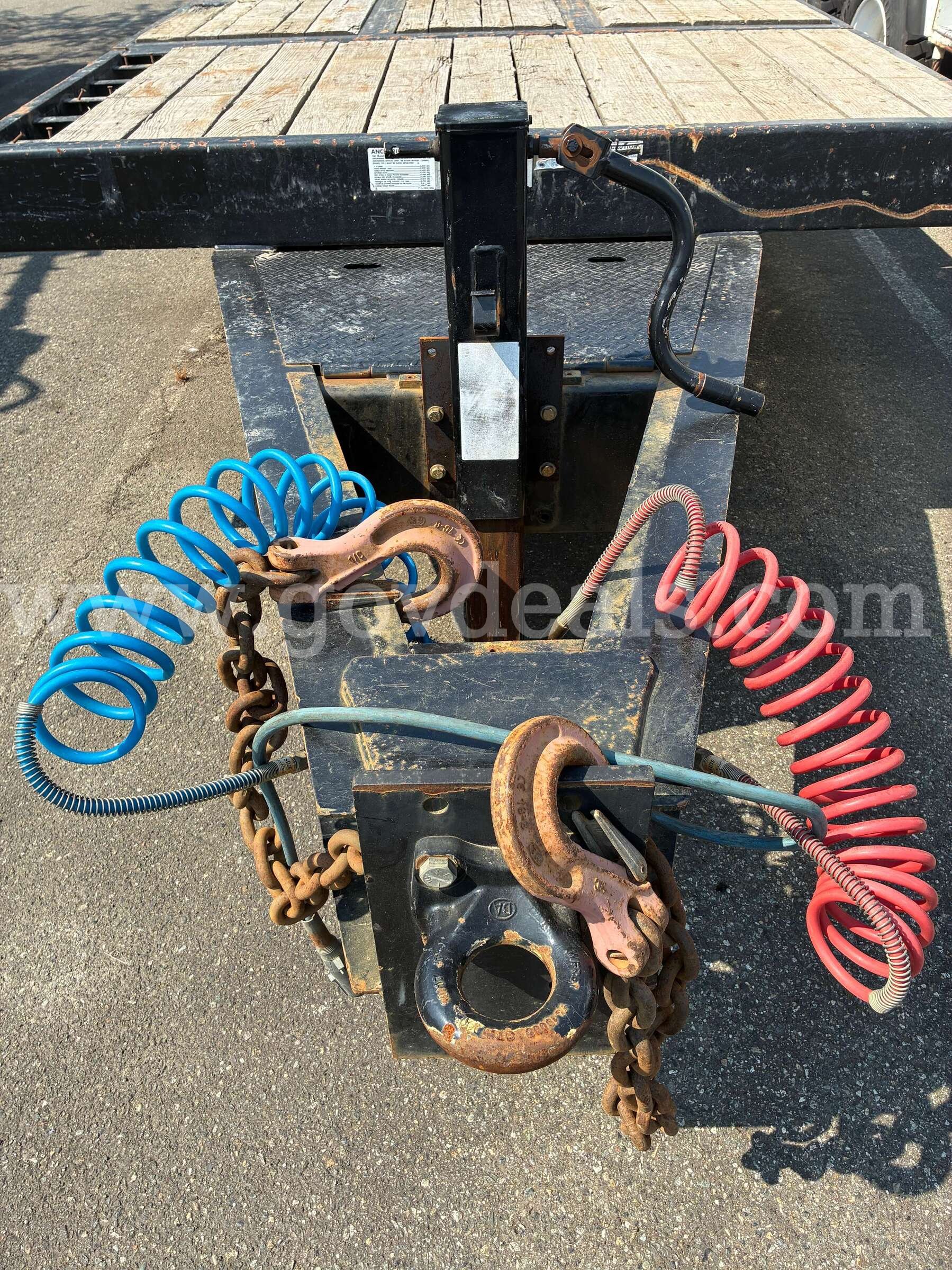 Utility Company Owned Surplus – Used 2018 Trail King TKT50LP Trail King TKT50LP Government Surplus Auction - Photo #5