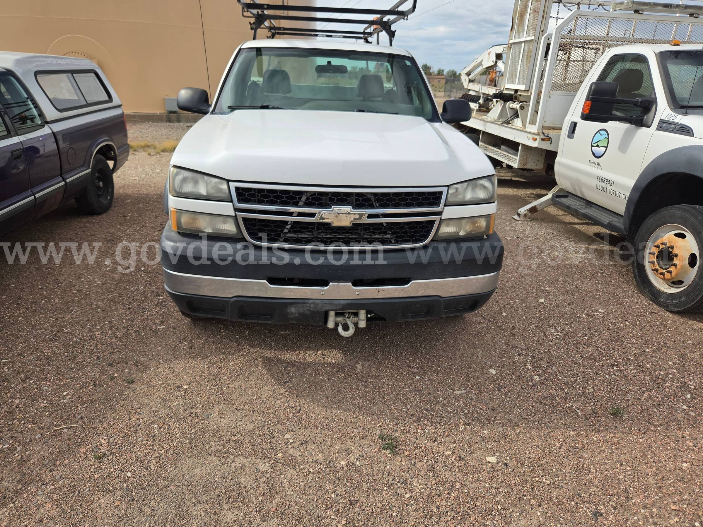 2006 Chevrolet Silverado 2500HD Chevrolet Silverado 2500HD Government Surplus Auction - Photo #2
