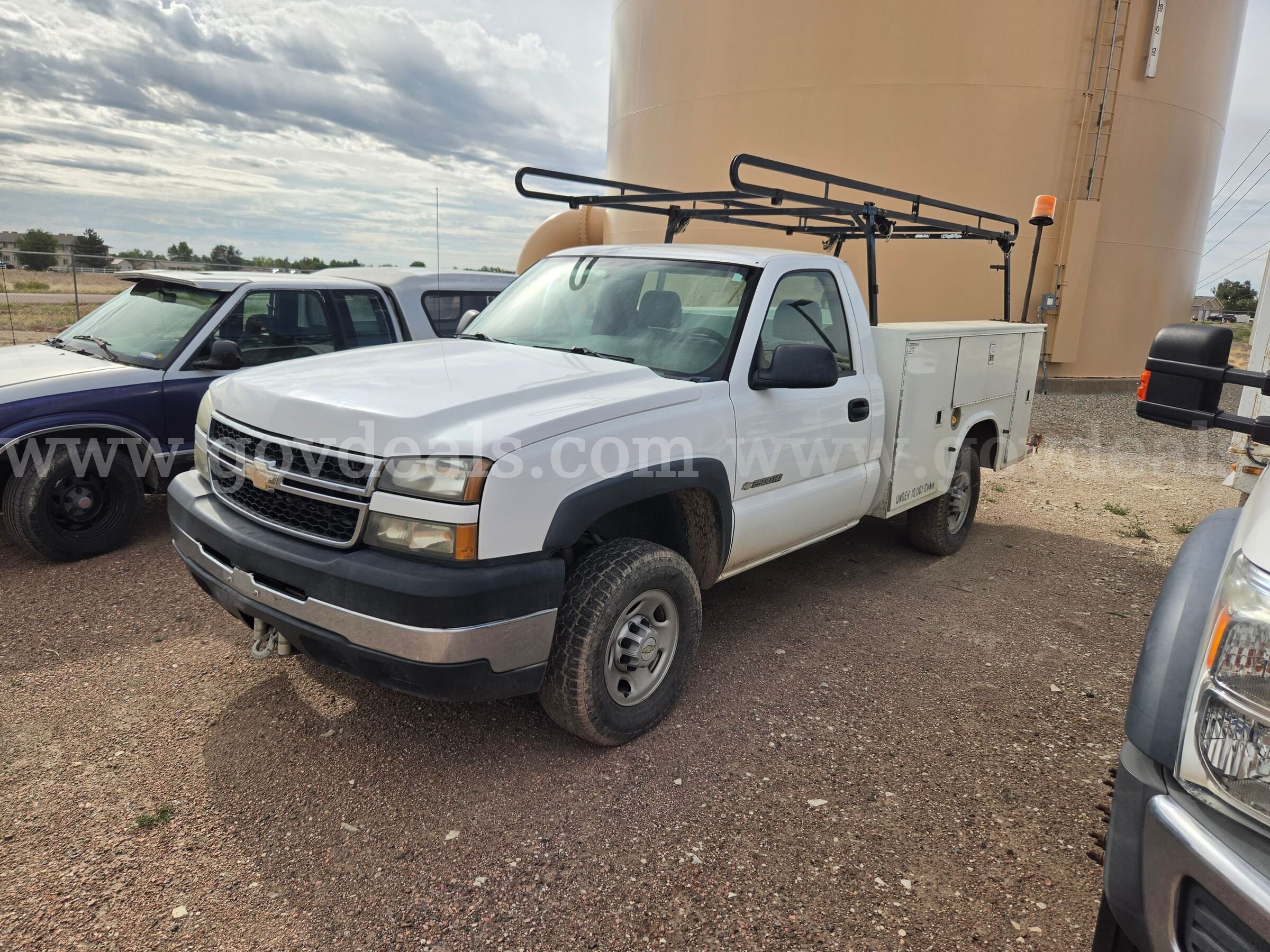2006 Chevrolet Silverado 2500HD Chevrolet Silverado 2500HD Government Surplus Auction - Photo #3