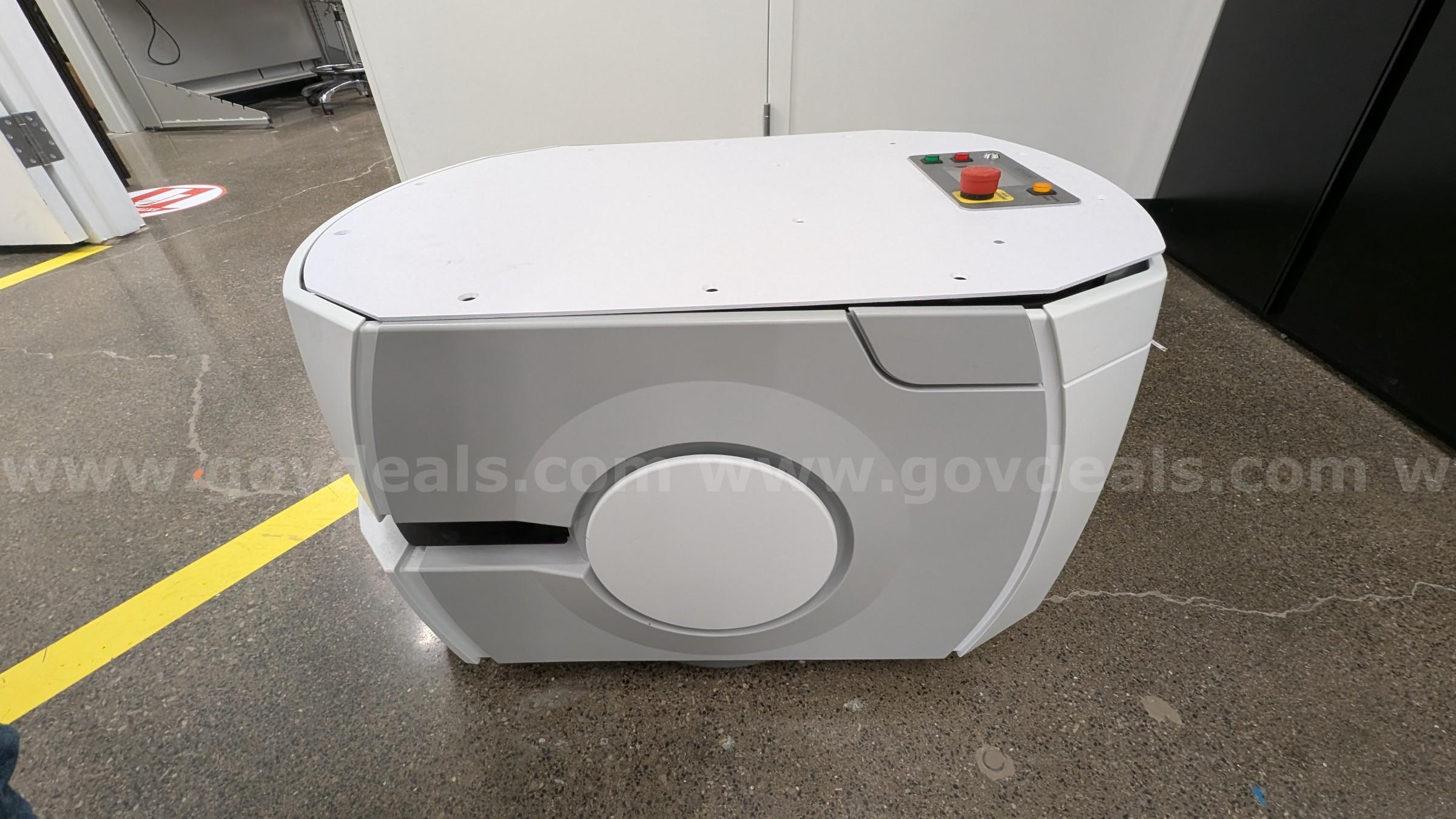 PAIR (x2) Omron LD-60 Autonomous Mobile Robots (AMR) - PROJECT/REPAIR - Needs Batteries   Government Surplus Auction - Photo #4