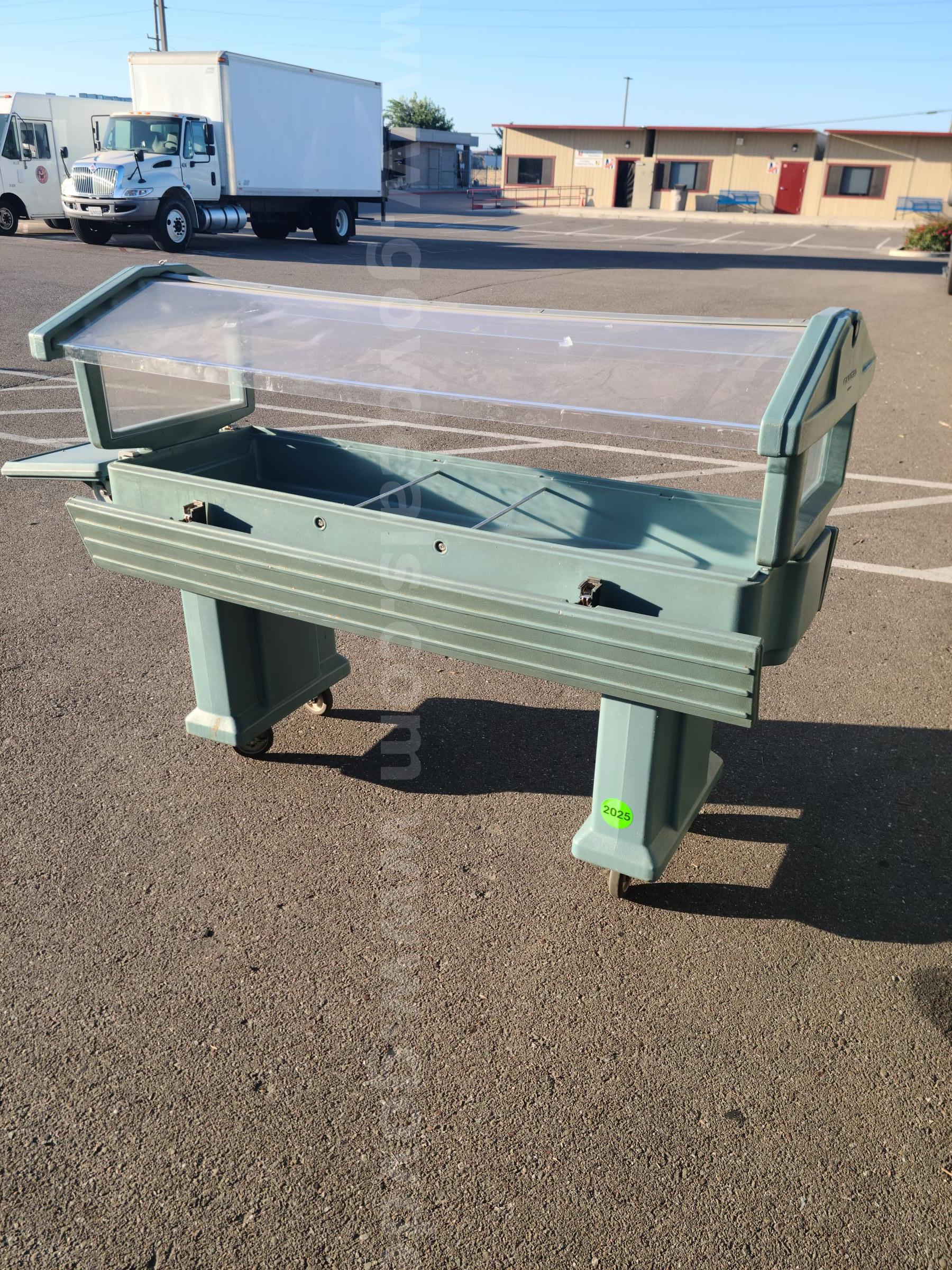 Cambro Cold Food Bar Cambro  Government Surplus Auction - Photo #2