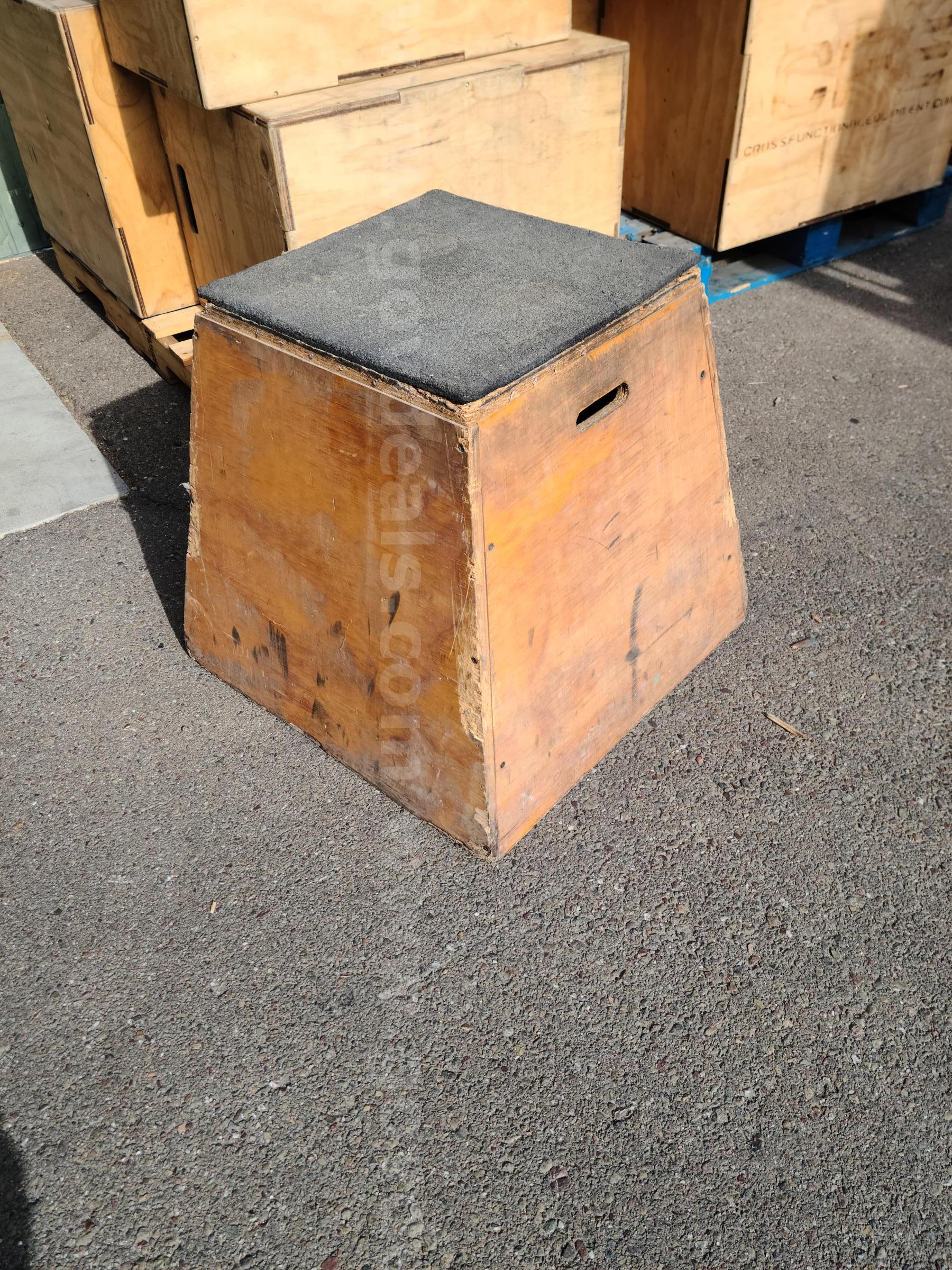 Wooden Plyometric Jump Box   Government Surplus Auction - Photo #2