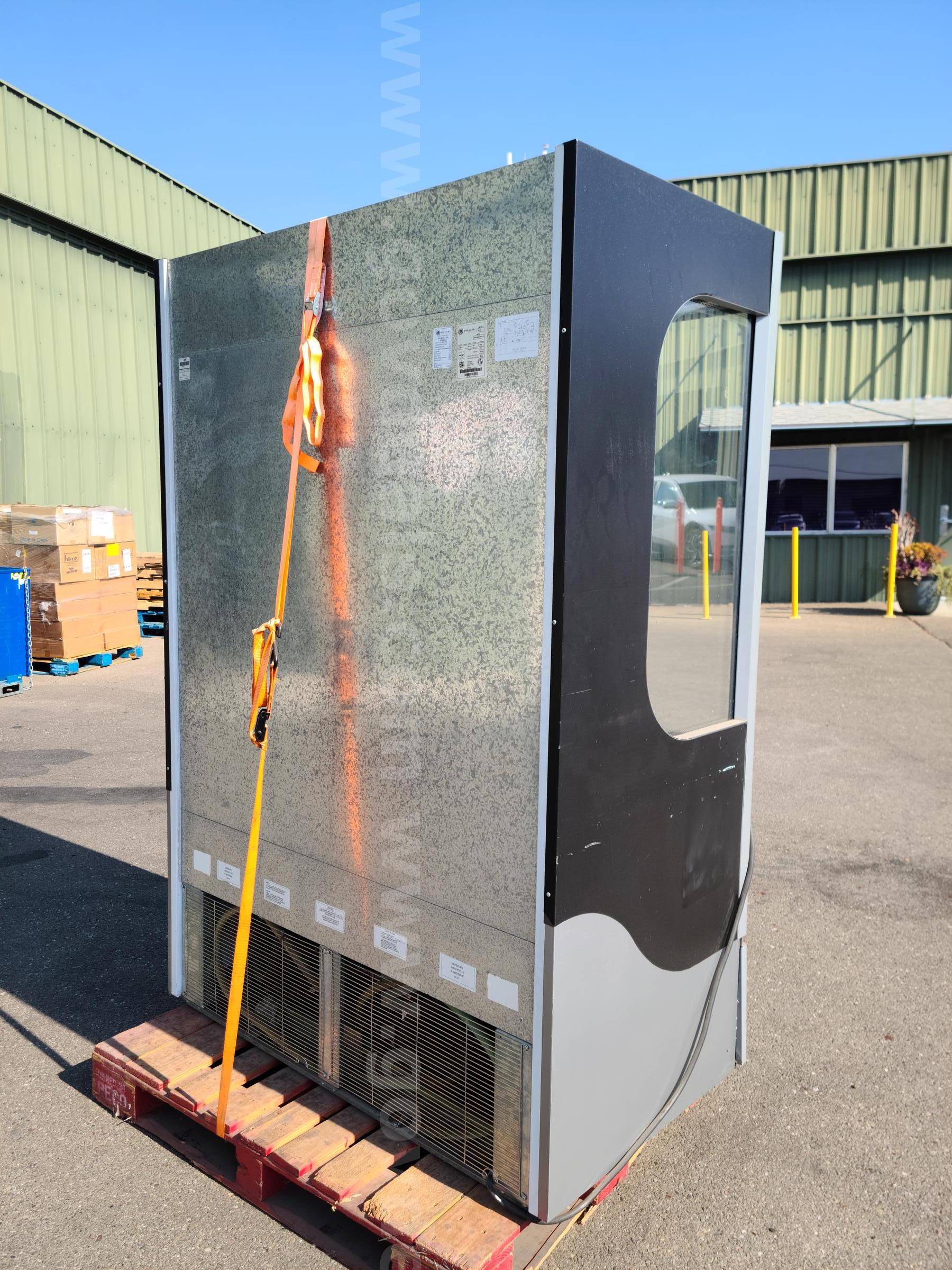 Beverage Air Cooler Beverage Air VM-18 Government Surplus Auction - Photo #2