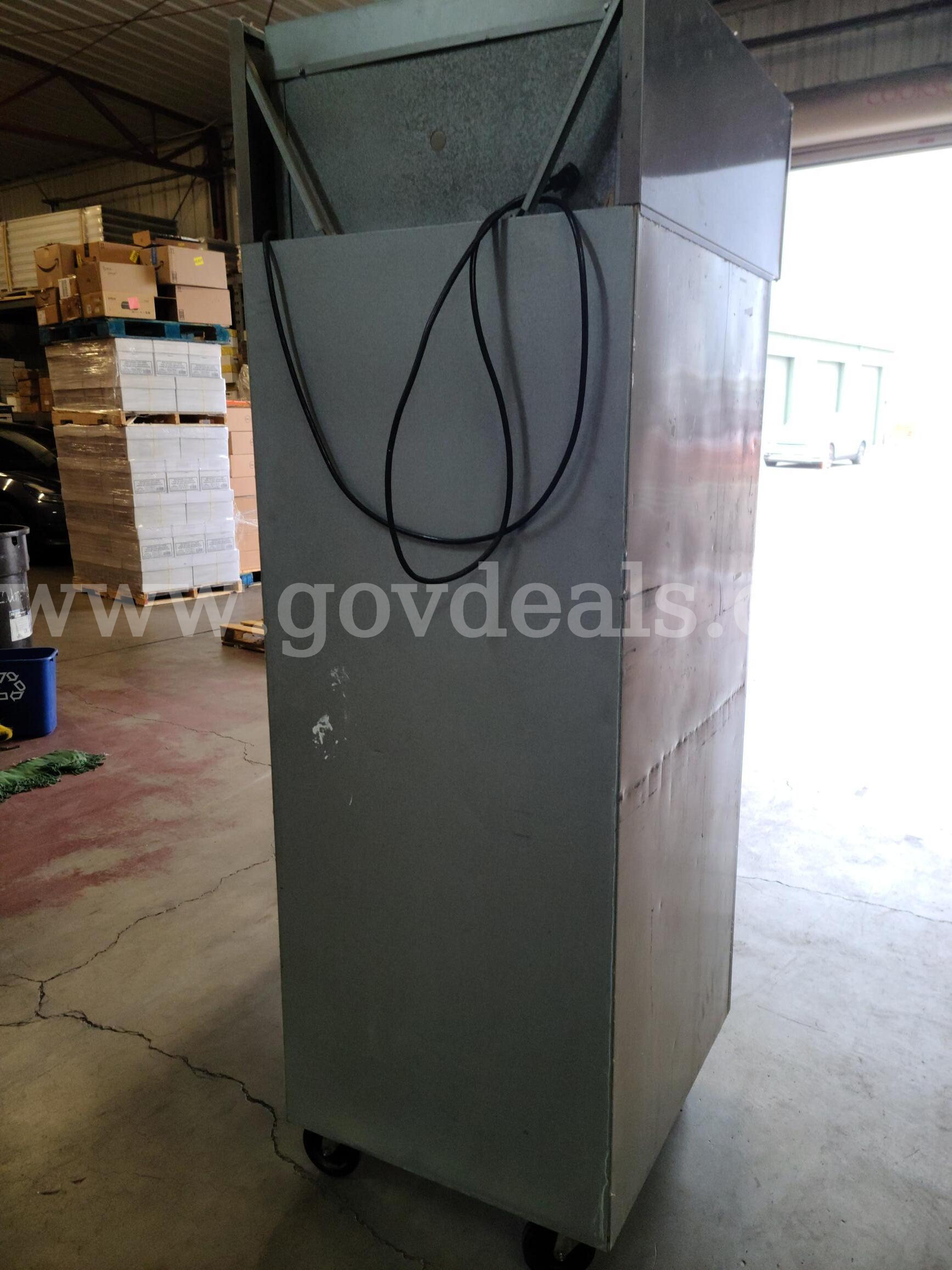 Delfield Refrigerator Delfield 6025-S Government Surplus Auction - Primary Photo
