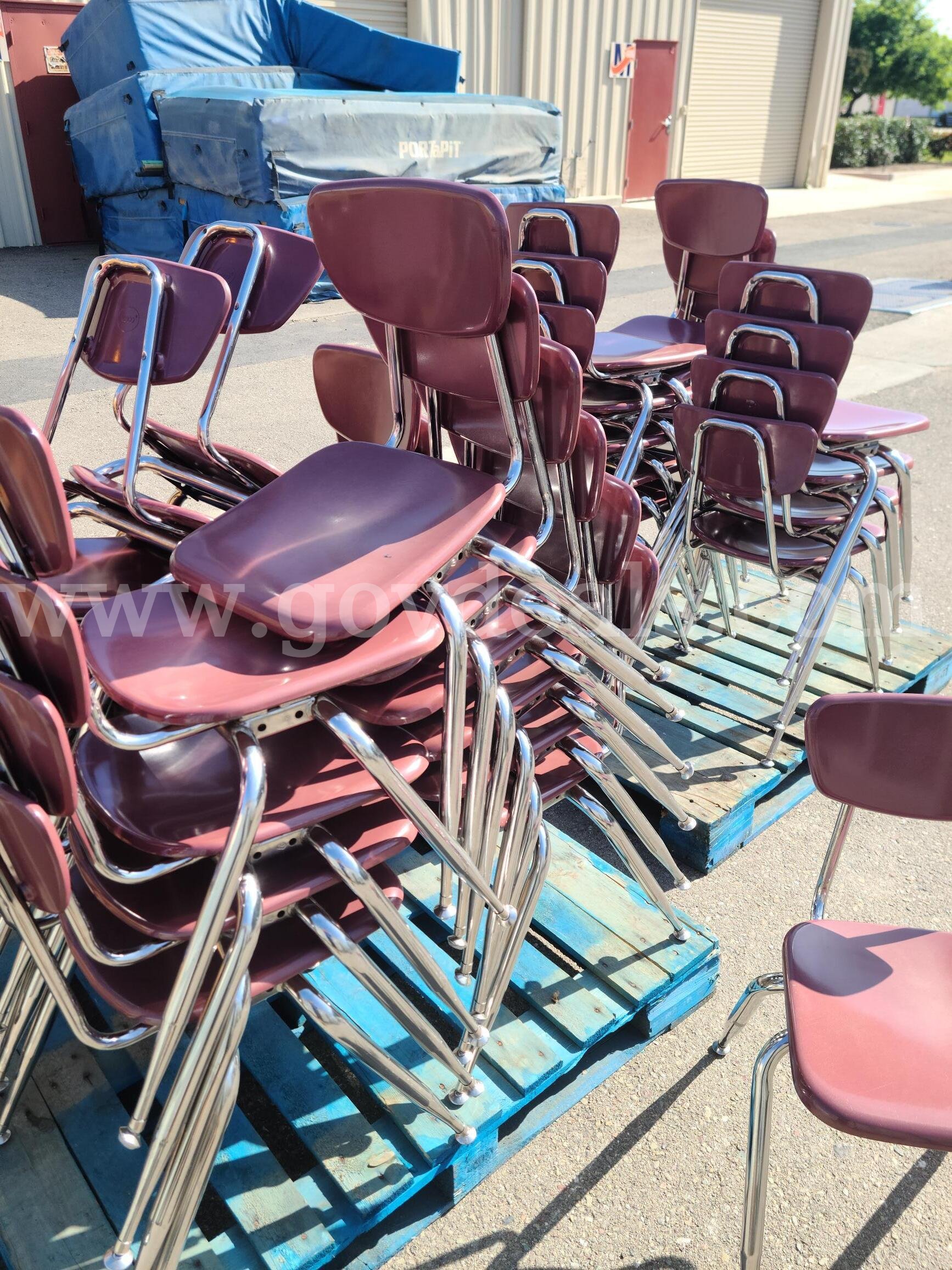 Student Chairs   Government Surplus Auction - Primary Photo